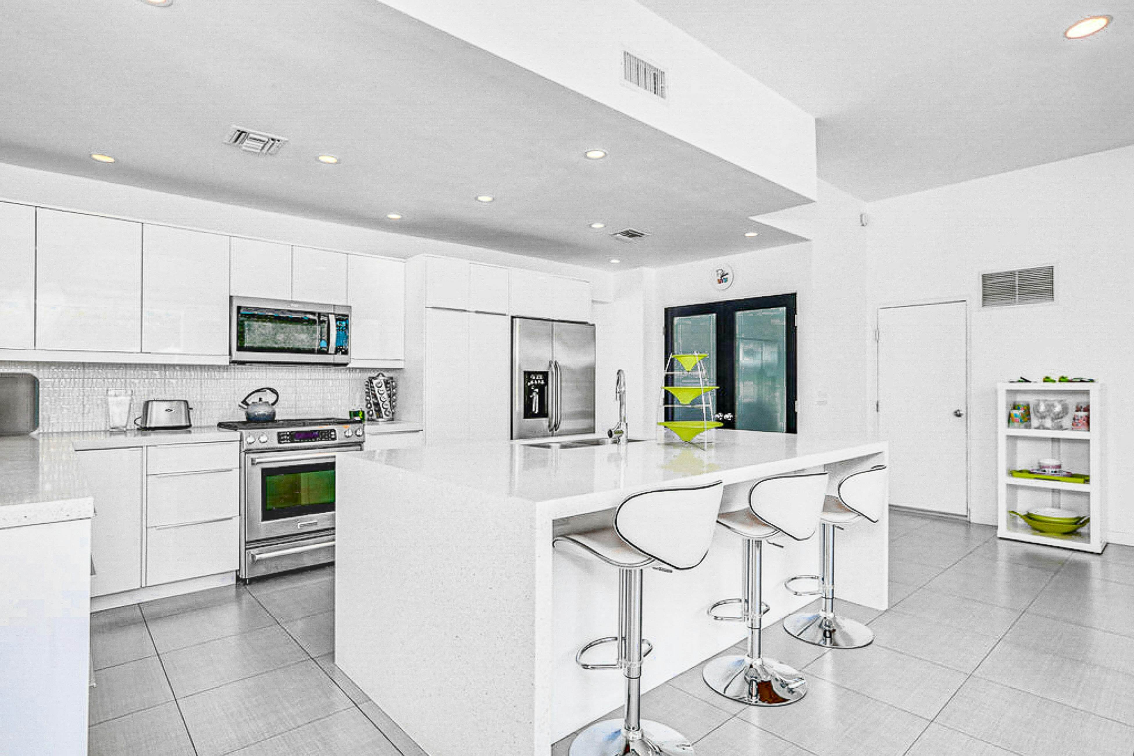 Palm Springs Timeless Beauty - 4240