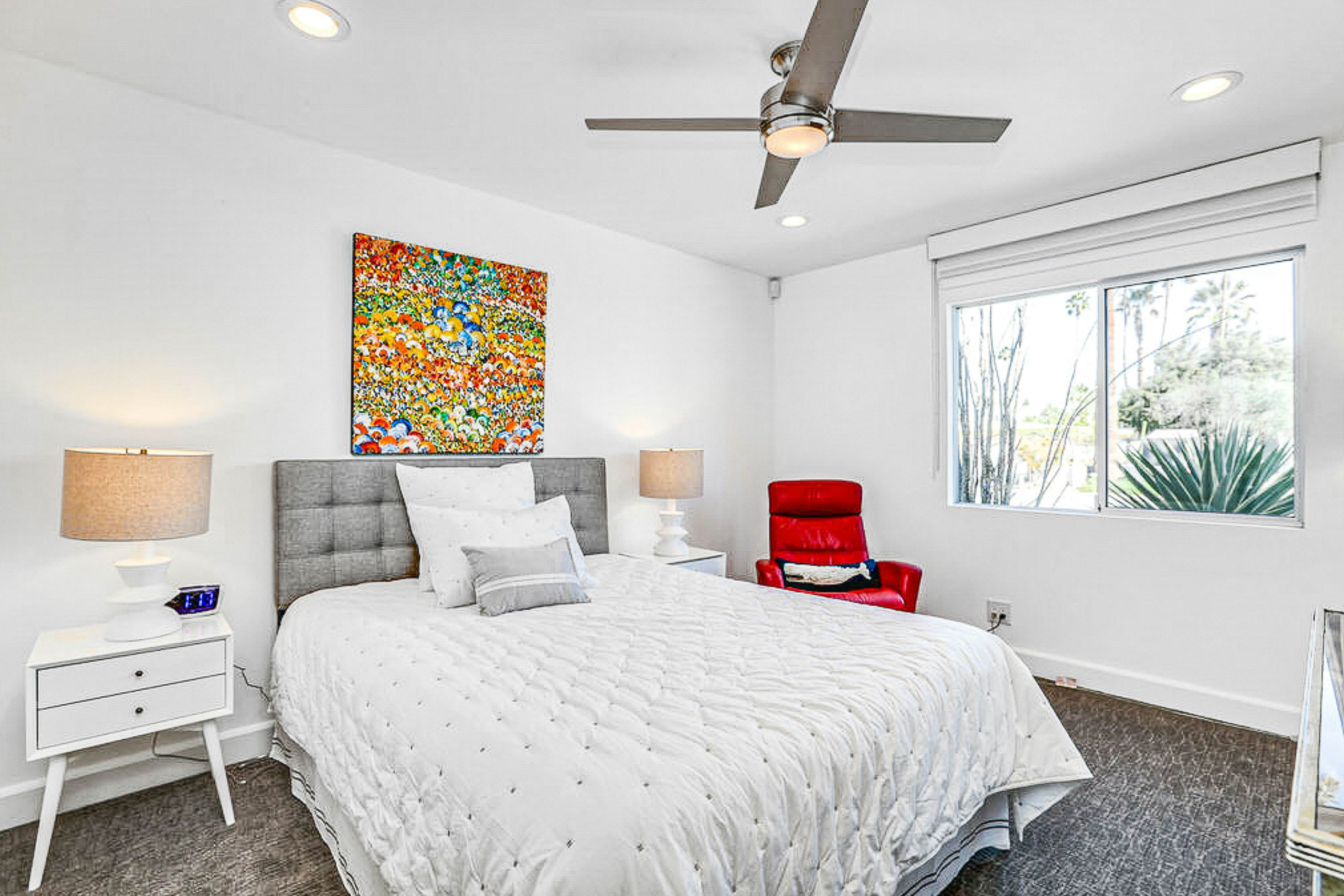 Palm Springs Timeless Beauty - 4240