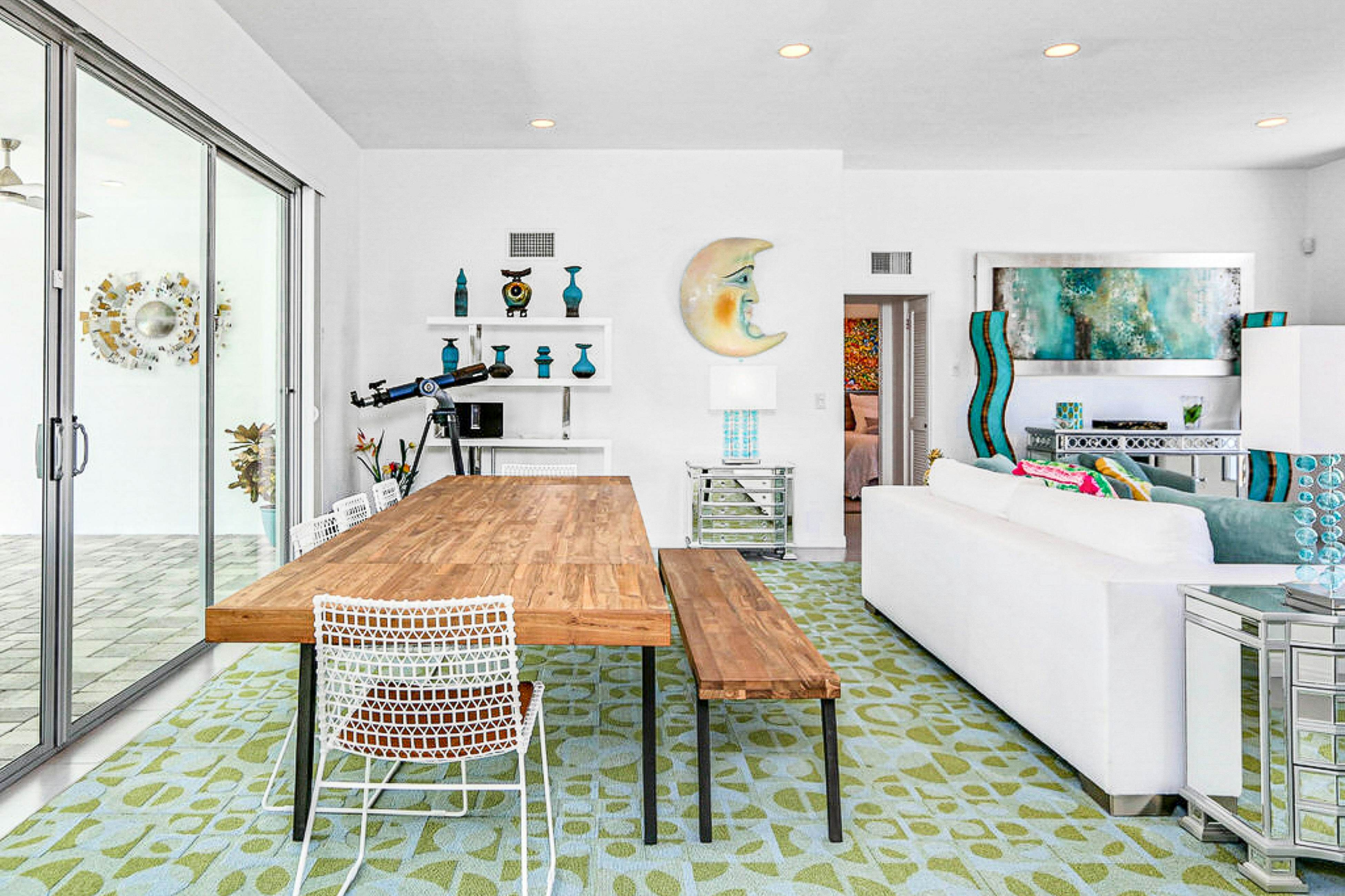 Palm Springs Timeless Beauty - 4240