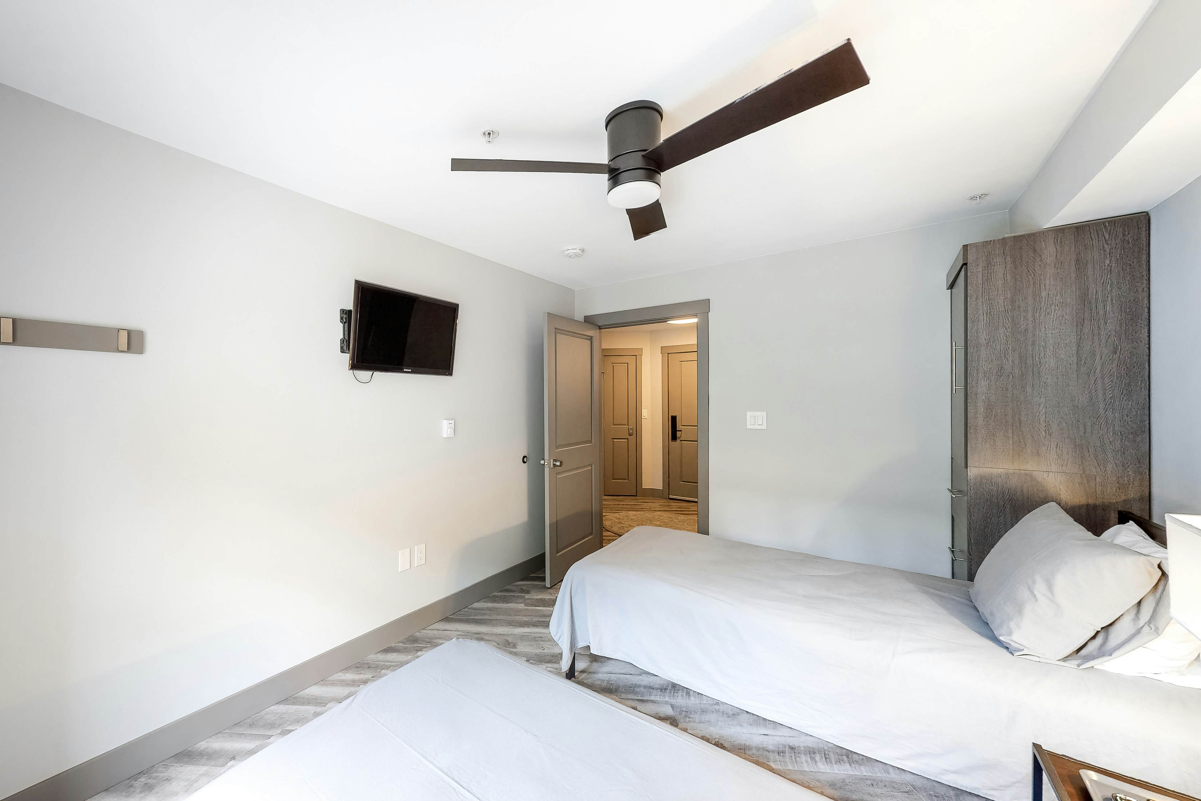 Eagle Springs East 206 - White Fir Suite