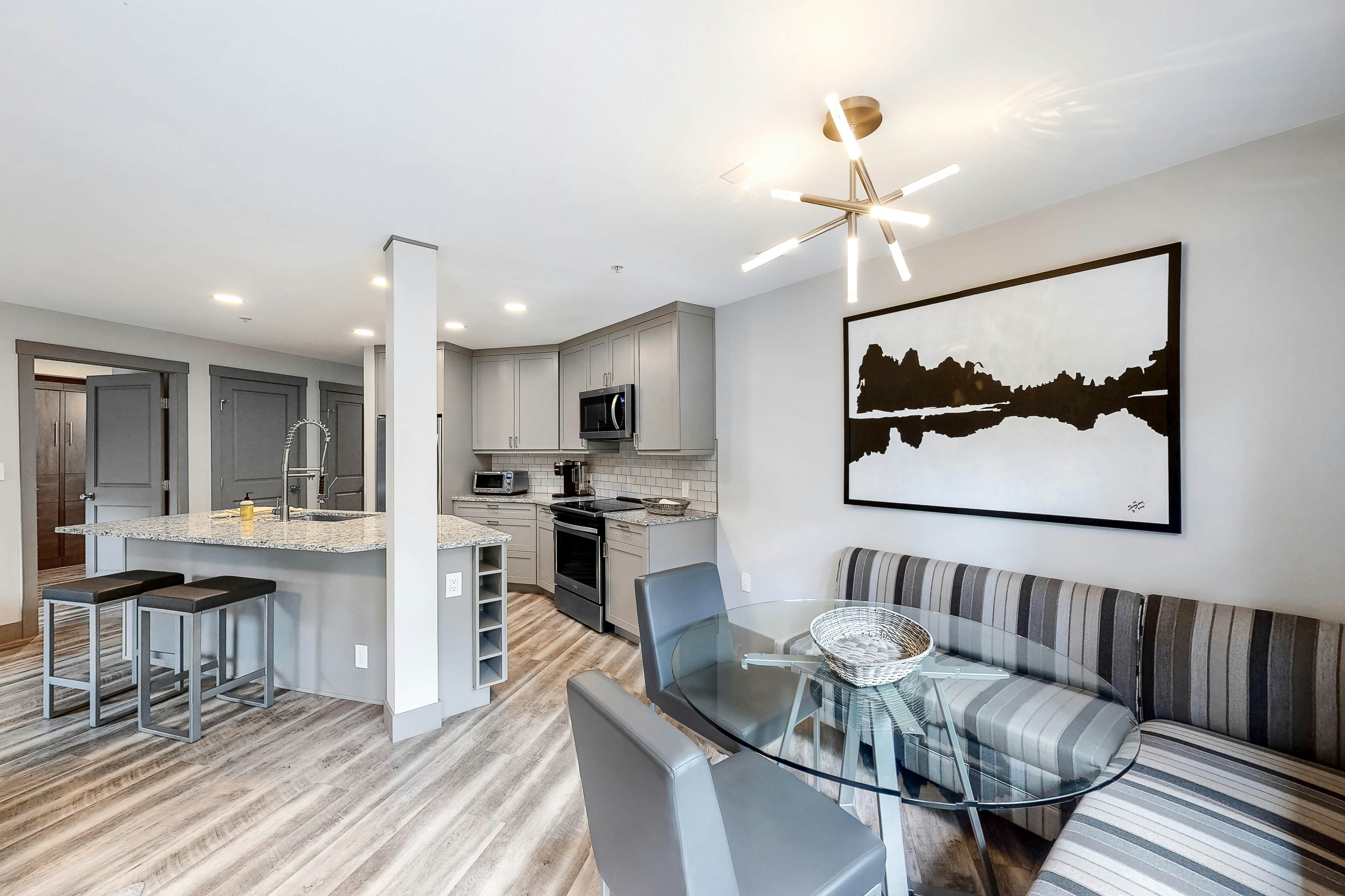 Eagle Springs East 206 - White Fir Suite