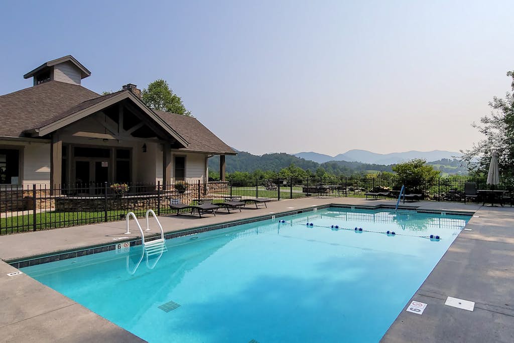 Peaceful Townsend Retreat・Pool Access・Firepit — Townsend, TN — vacation rental