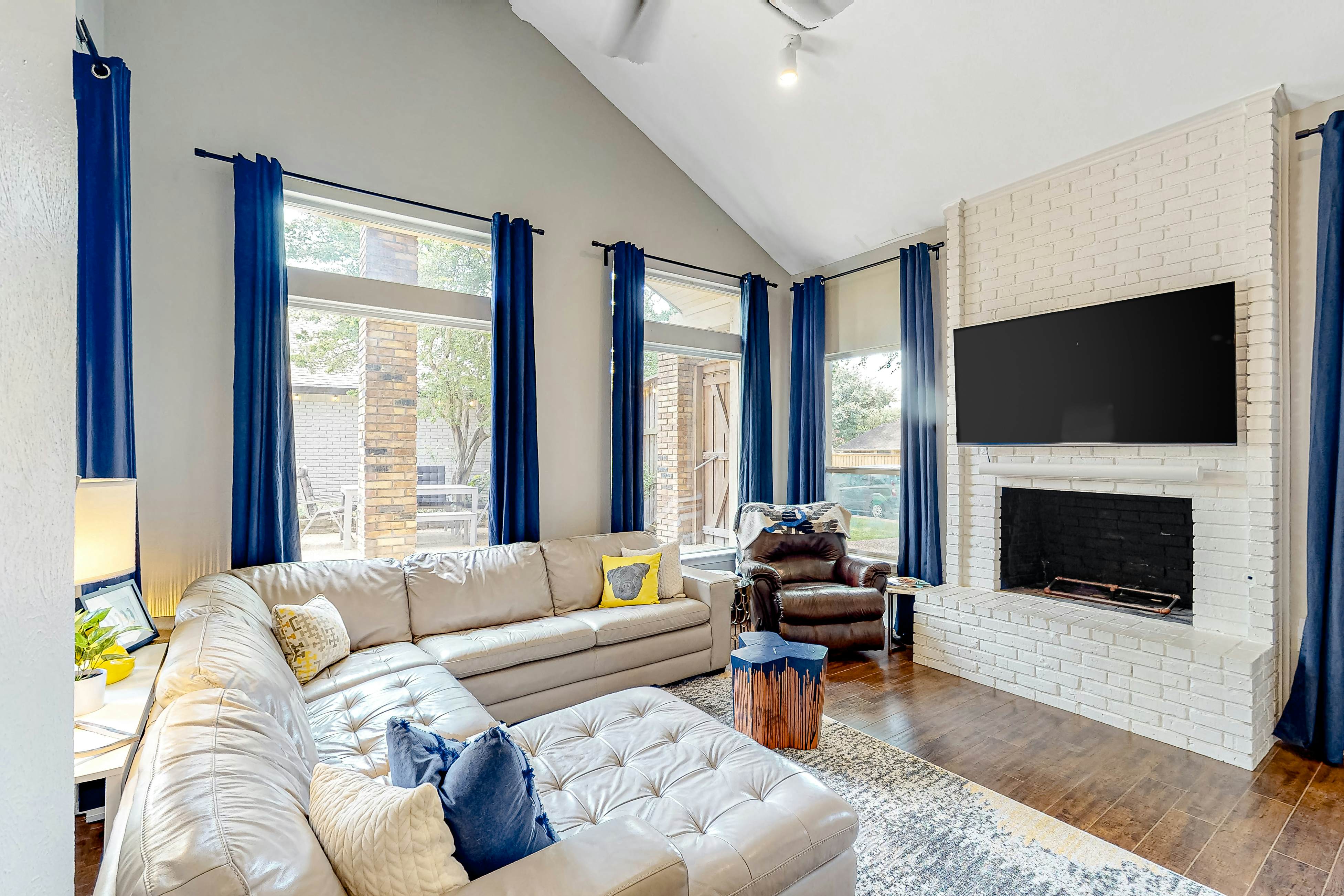 Dallas Vacation Rentals, Vacation Homes | Vacasa