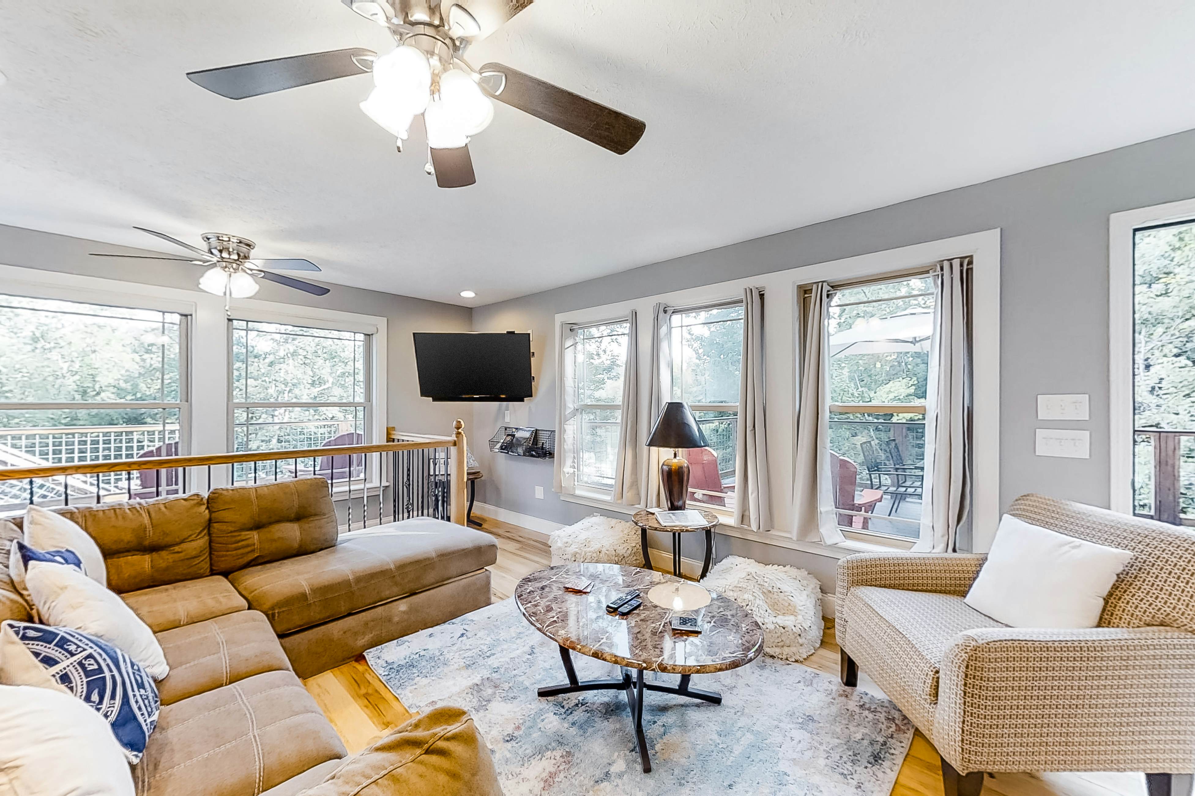 Koeve's Cove 3 BD Dandridge, TN Vacation Rental Vacasa