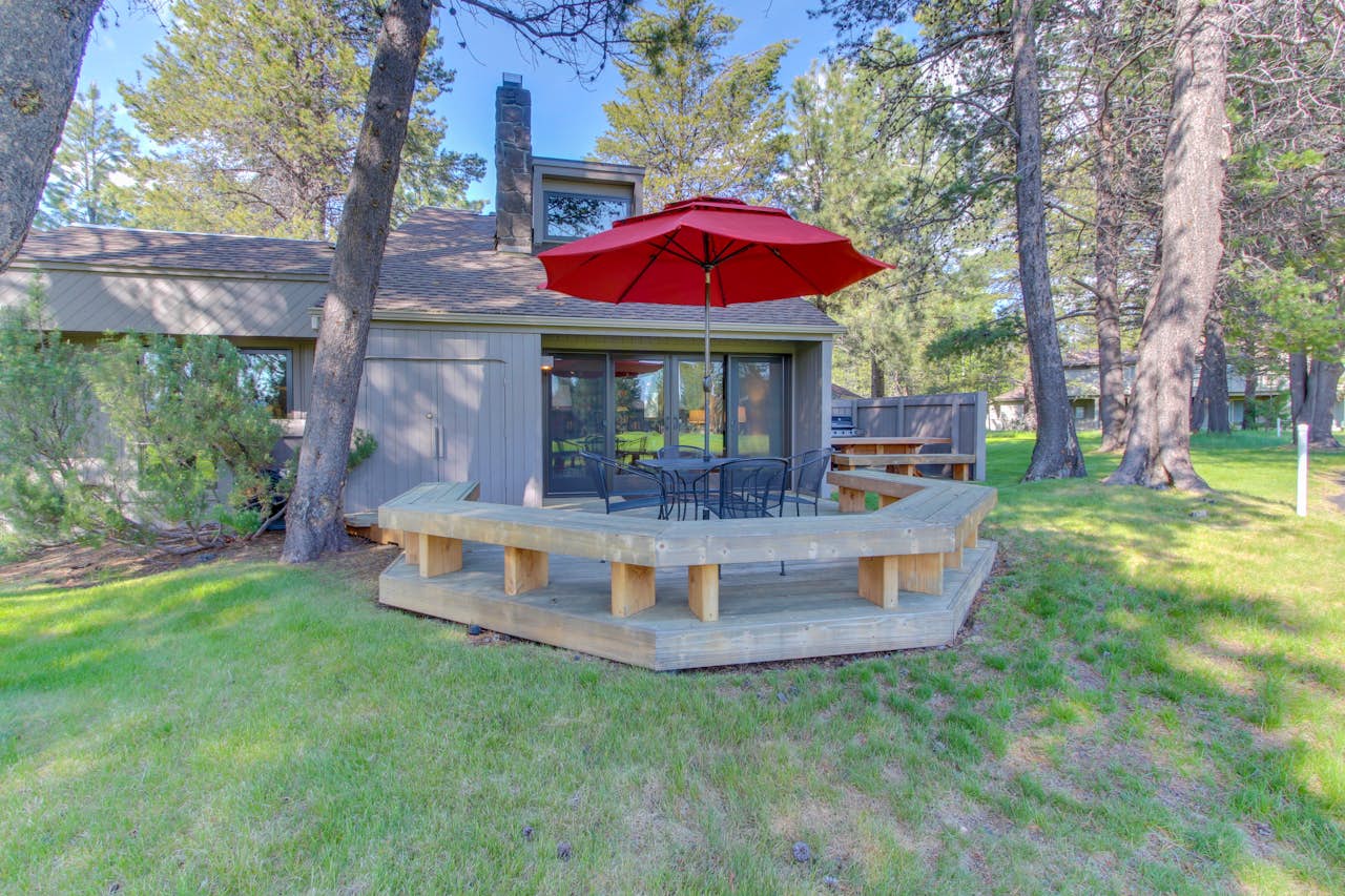 Meadow House 30 2 BD Vacation Rental in Sunriver, OR Vacasa