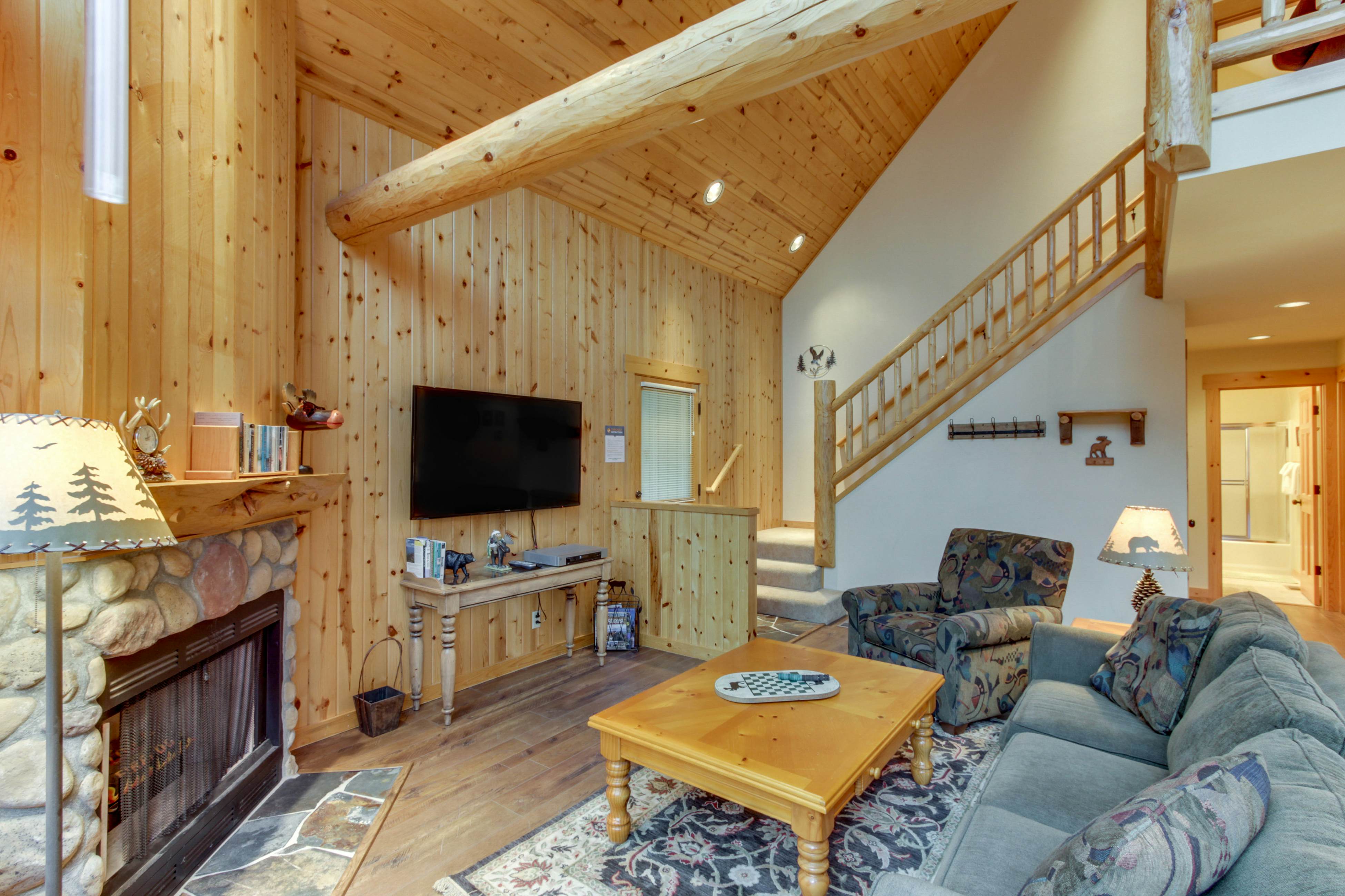 Eagle Crest Vacation Rentals, Resort Rentals, Condos Vacasa