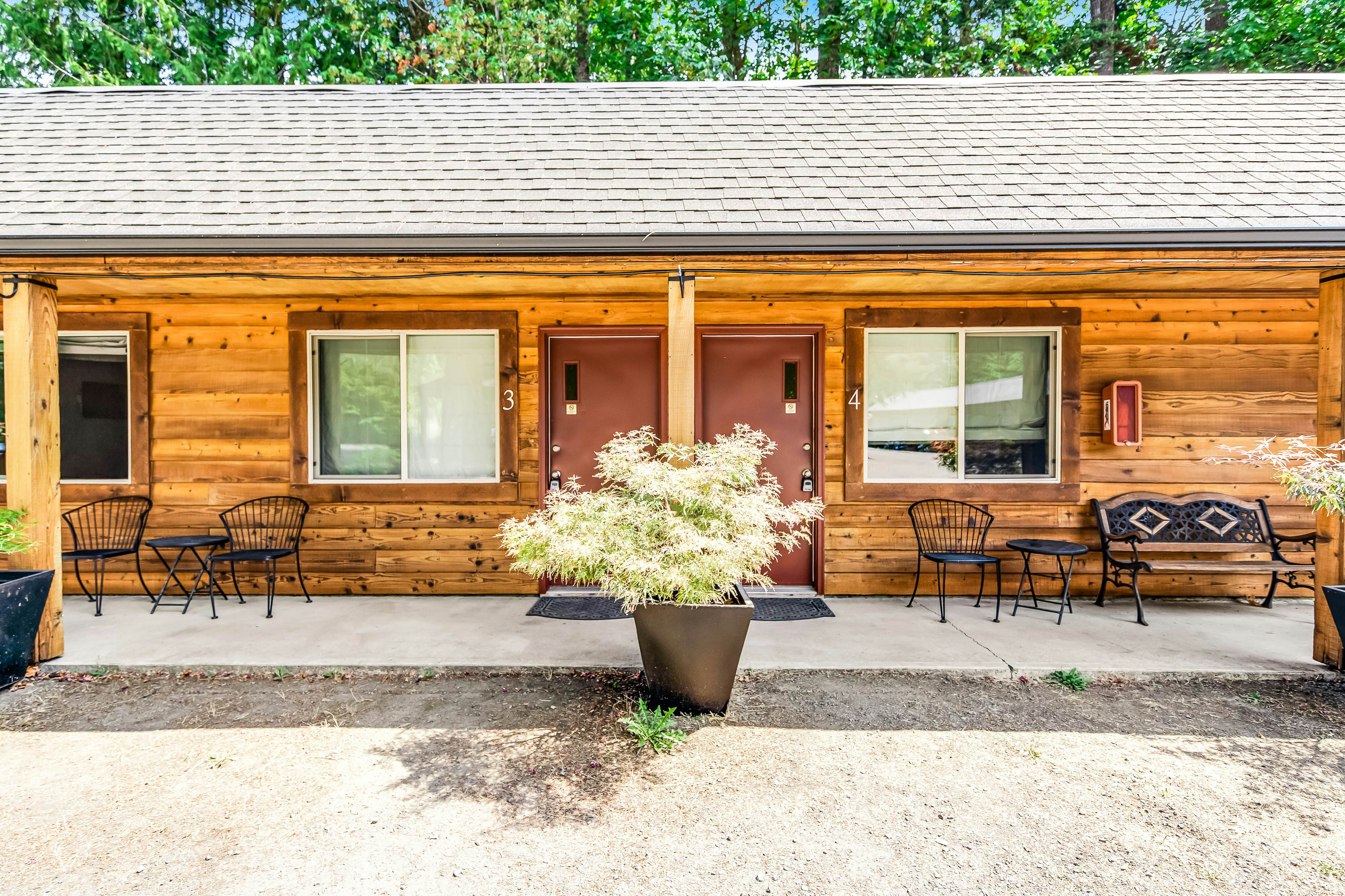 Mount Skokomish Room 3 at Mount Walker Inn