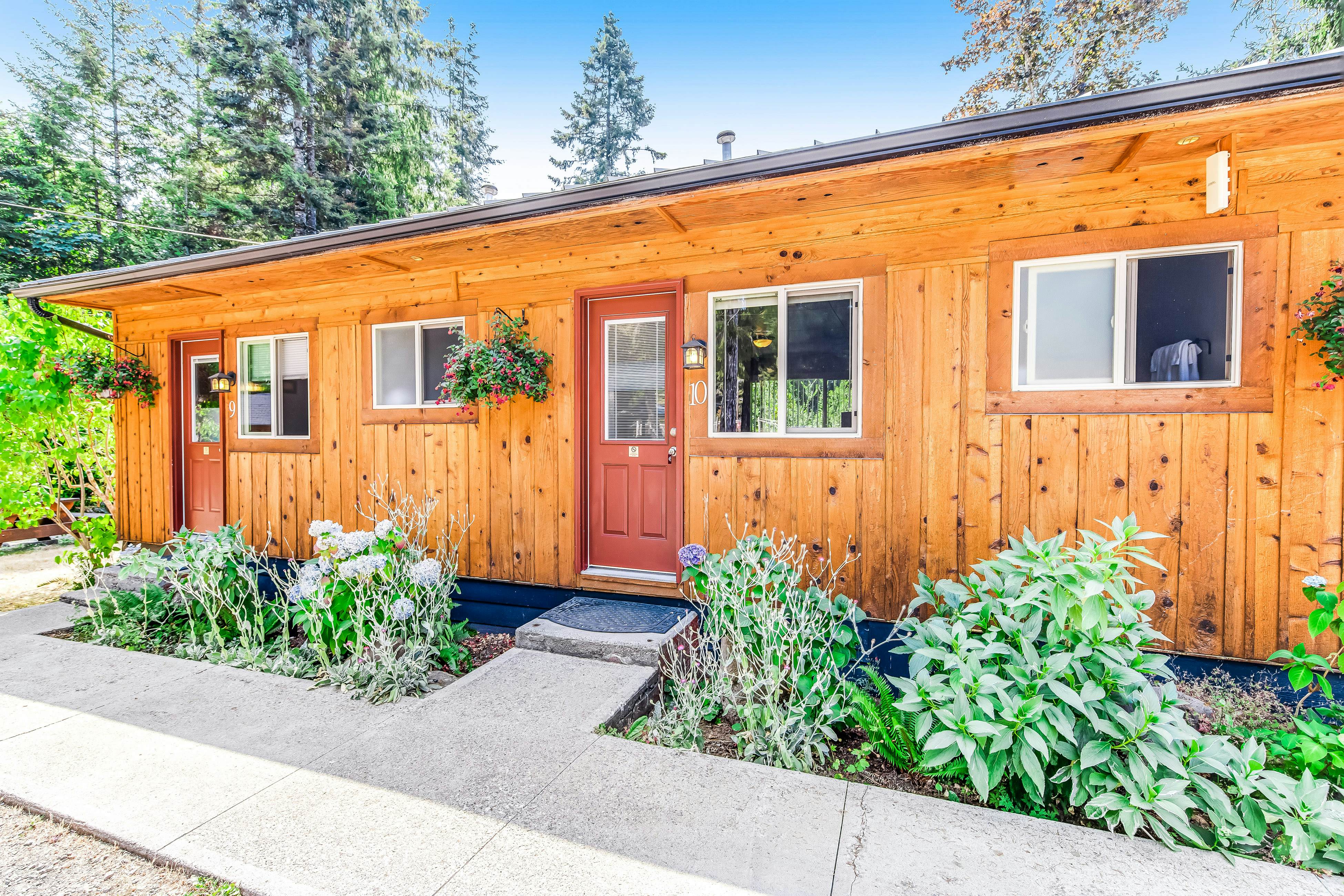 Mount Constance, Room 10 at Mount Walker Inn