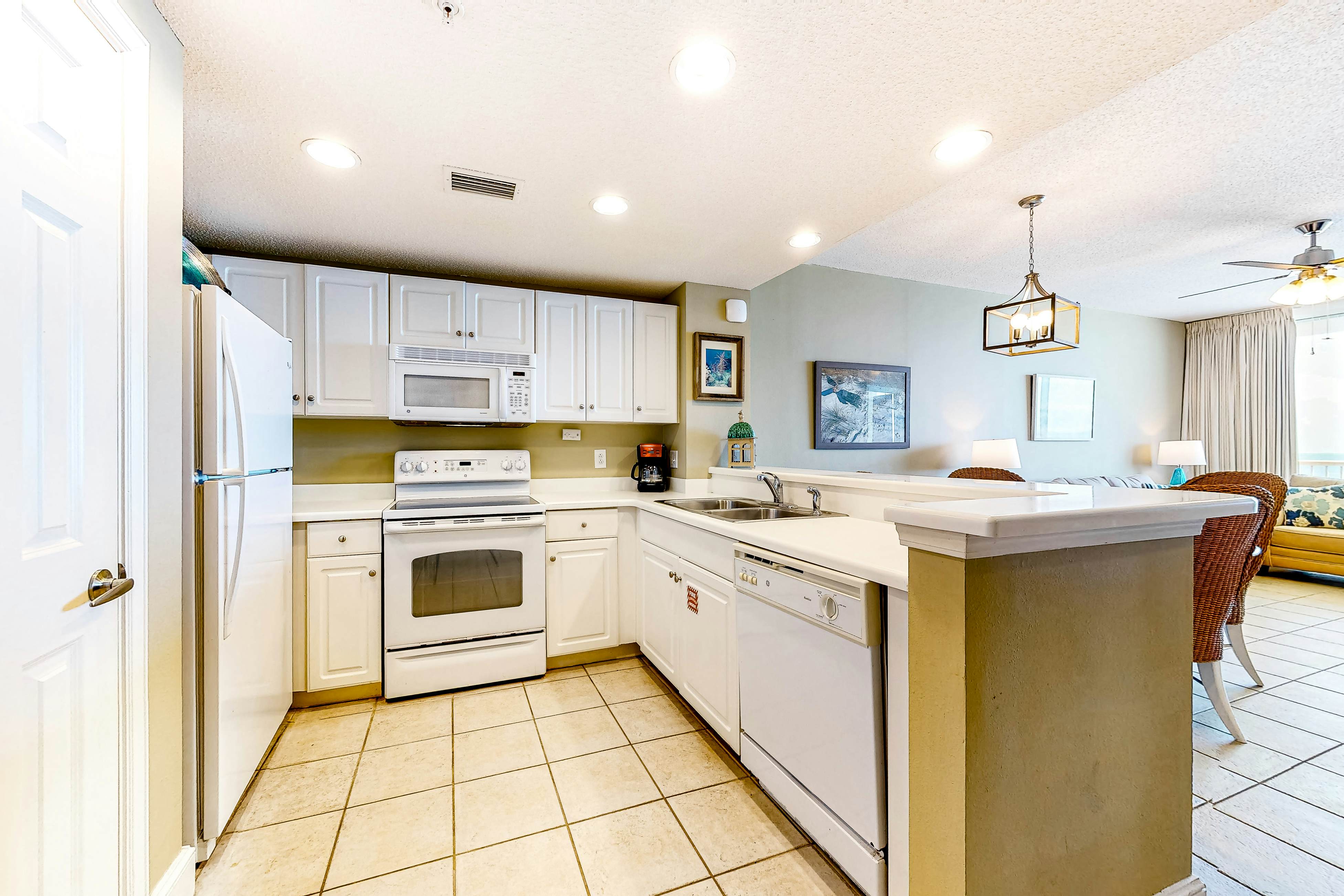 Majestic Beach Resort Tower 2- 1602