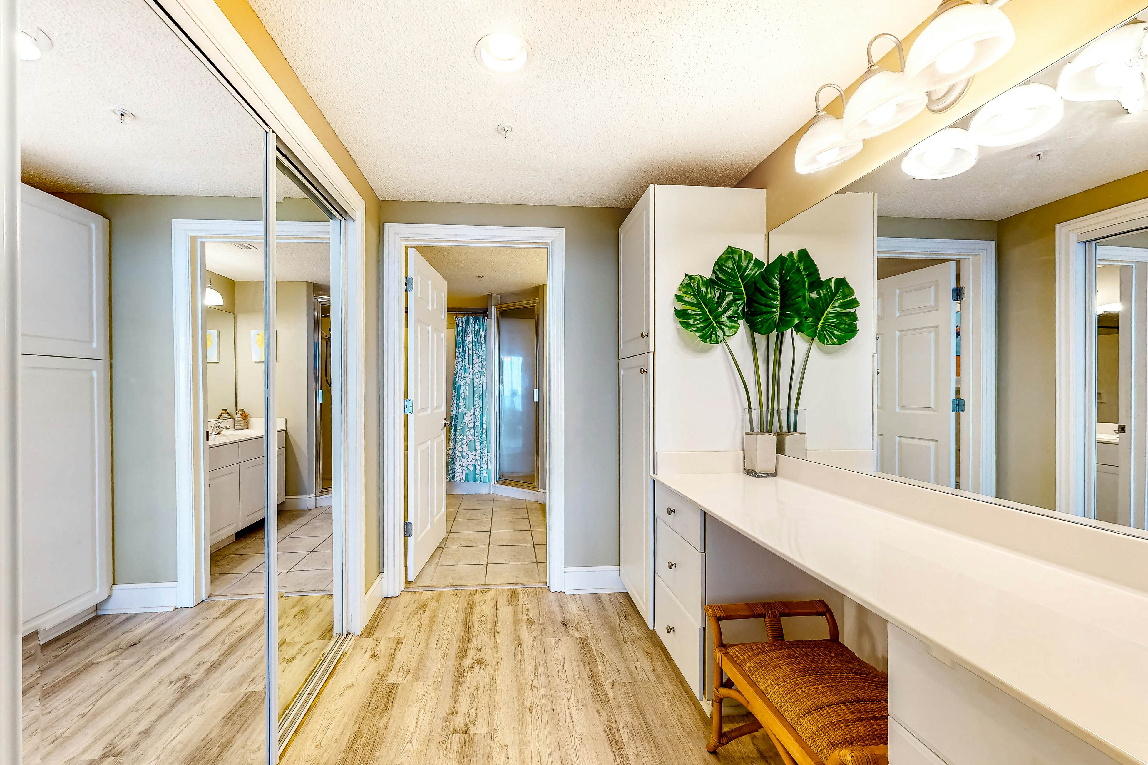 Majestic Beach Resort Tower 2- 1602