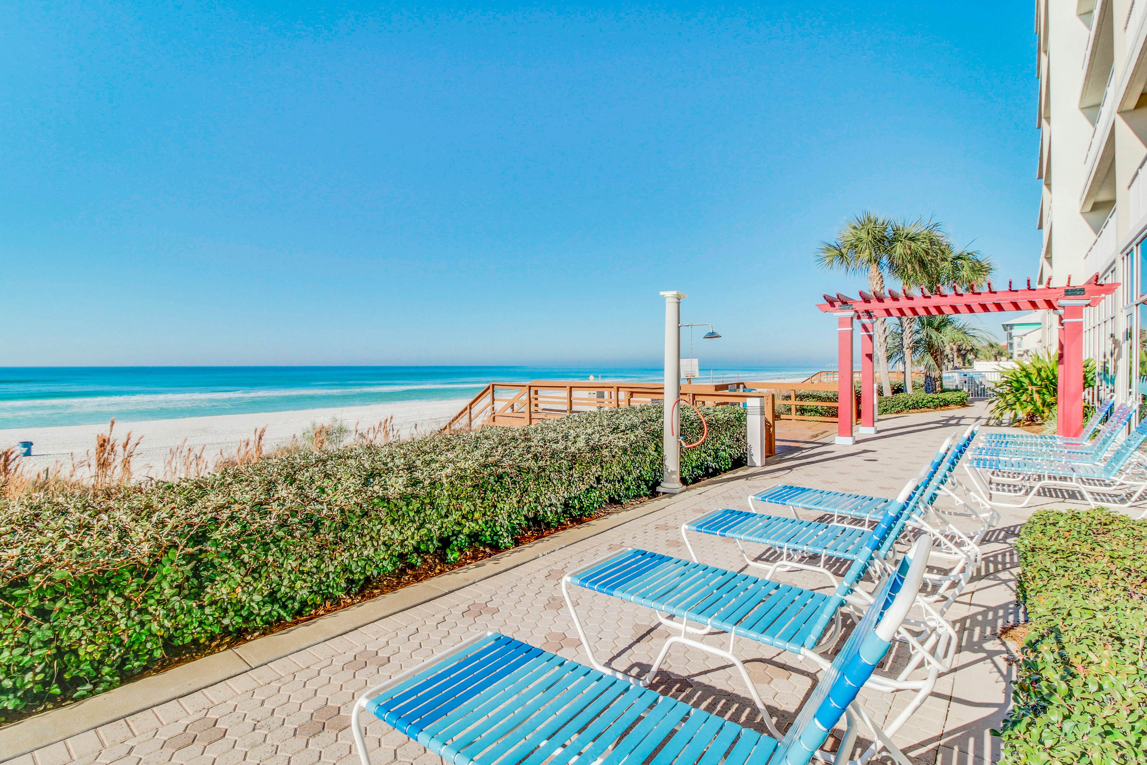 Majestic Beach Resort Tower 2- 1602