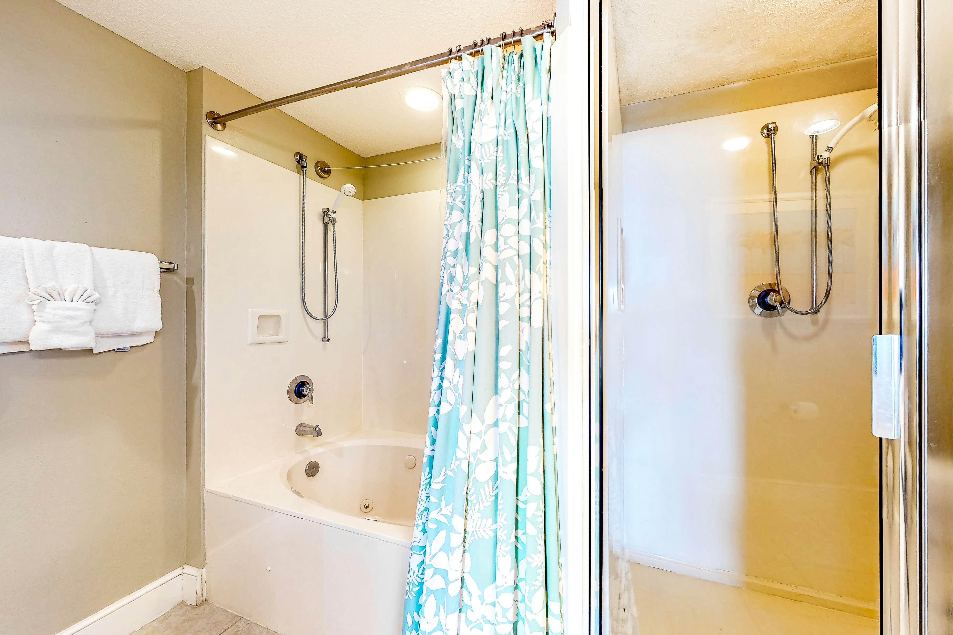 Majestic Beach Resort Tower 2- 1602