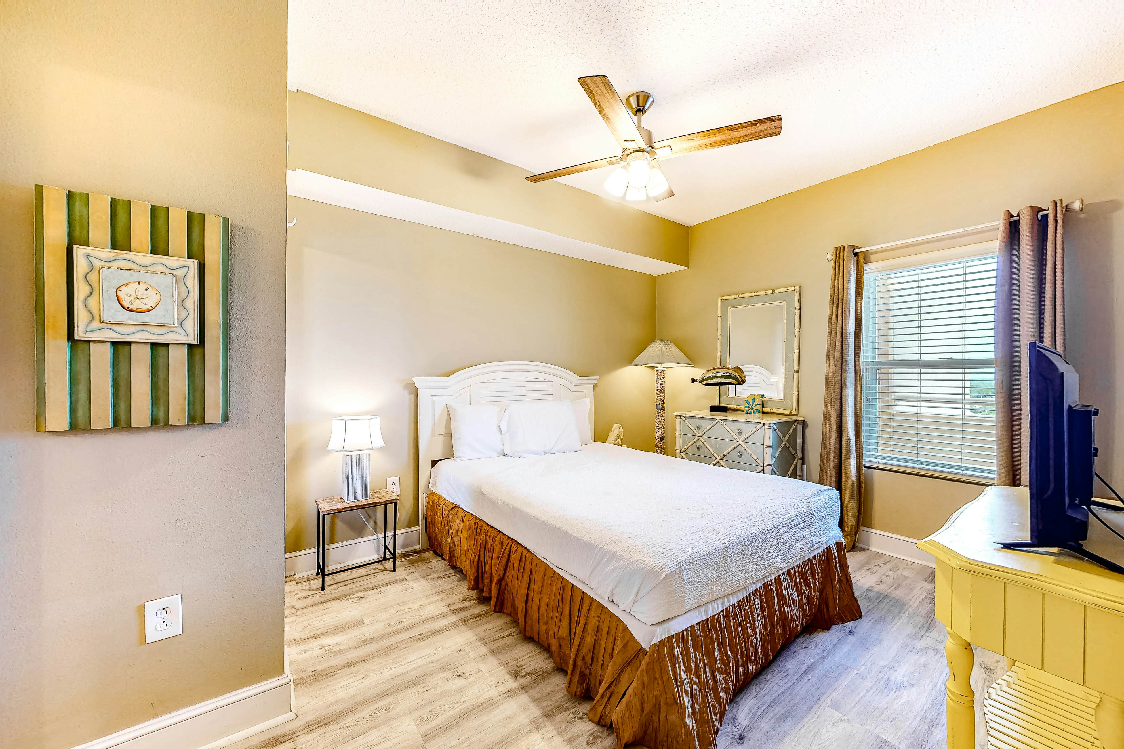 Majestic Beach Resort Tower 2- 1602