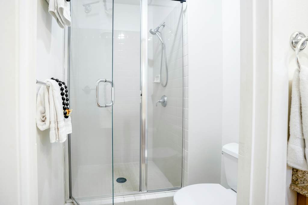 Master bathroom with double sinks, garden tub and walk in shower.