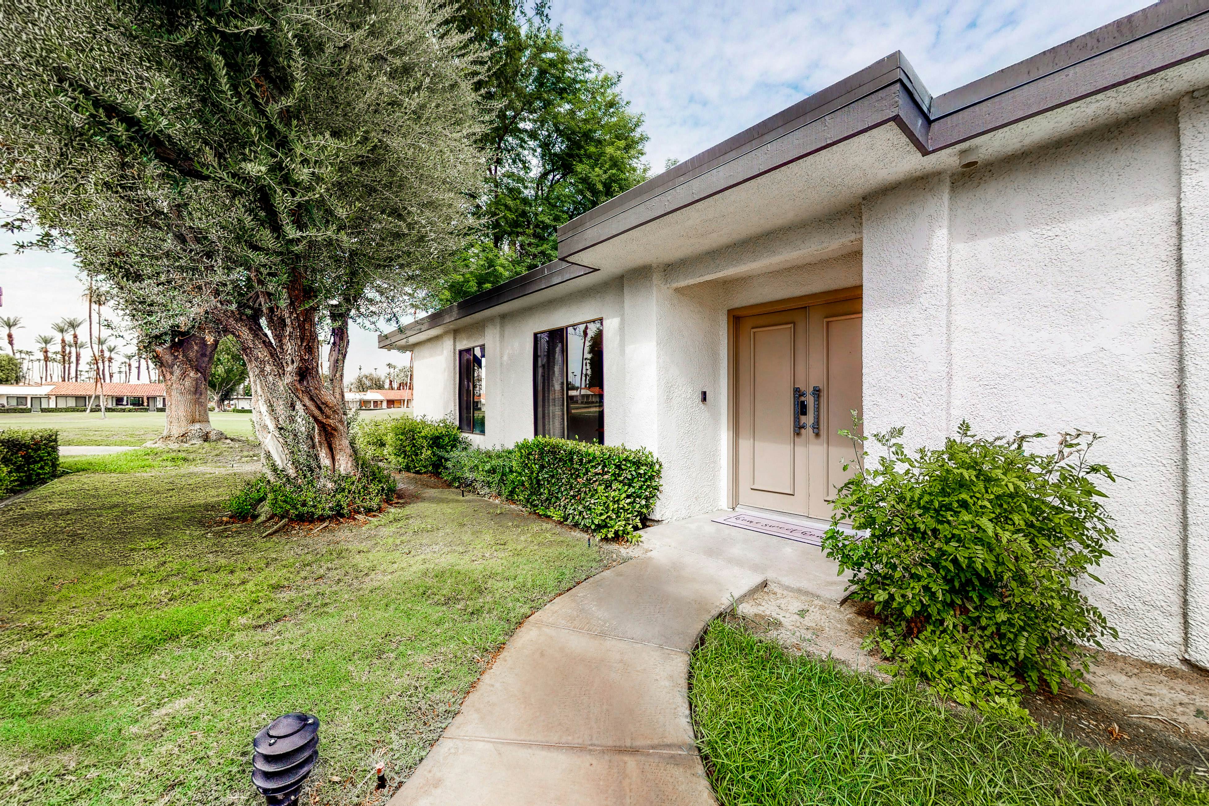 Modern Desert Retreat