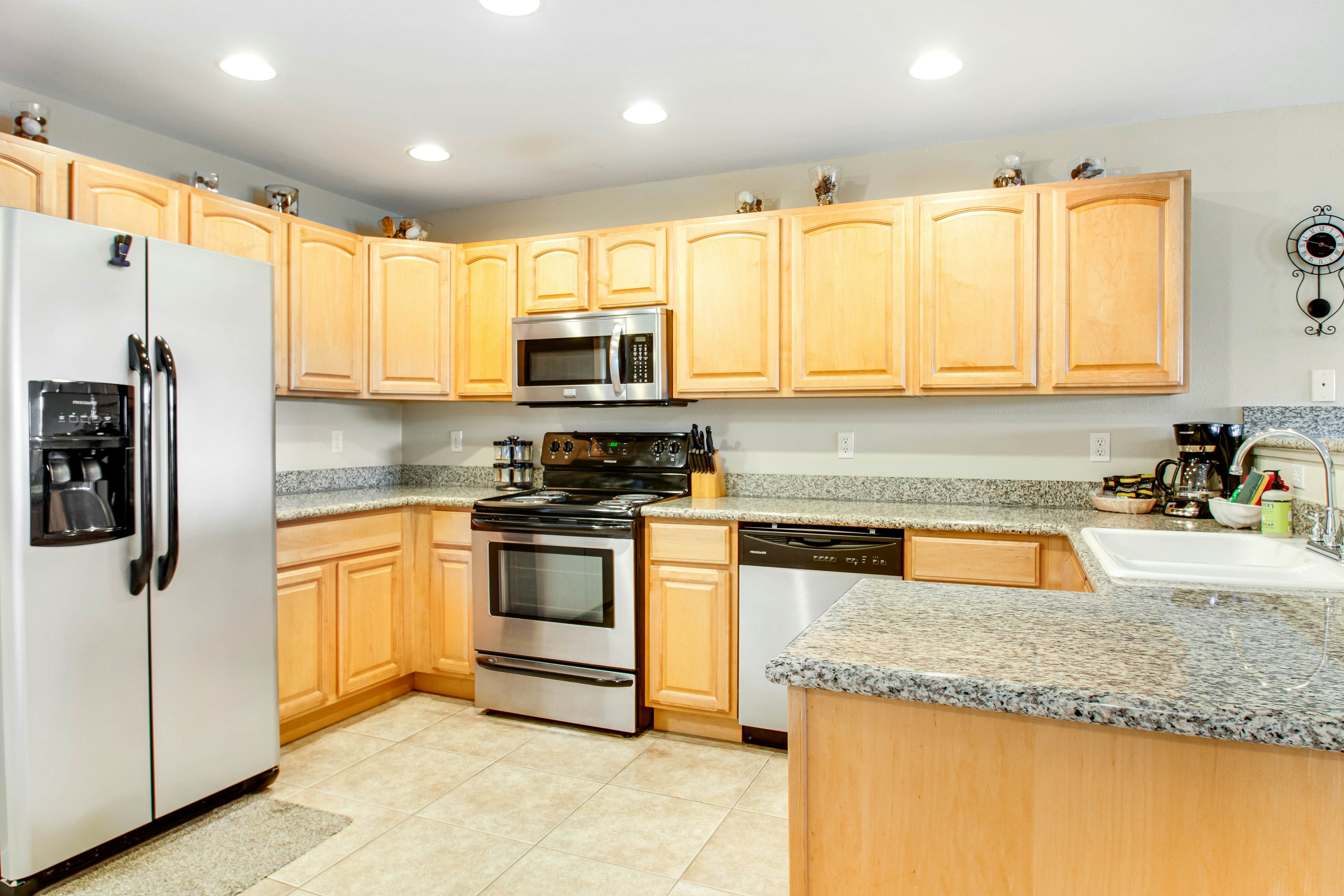 Cozy Coastal Condo 2 BD Westport, WA Vacation Rental Vacasa