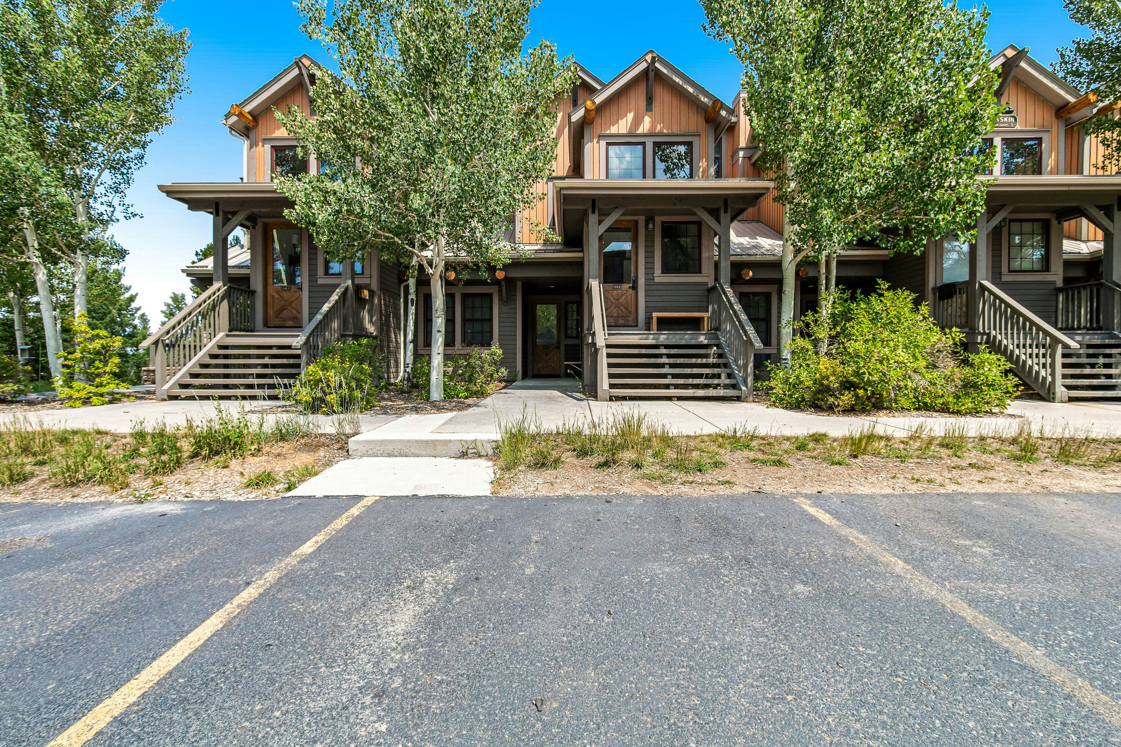 Kicking Horse Lodges 4-205