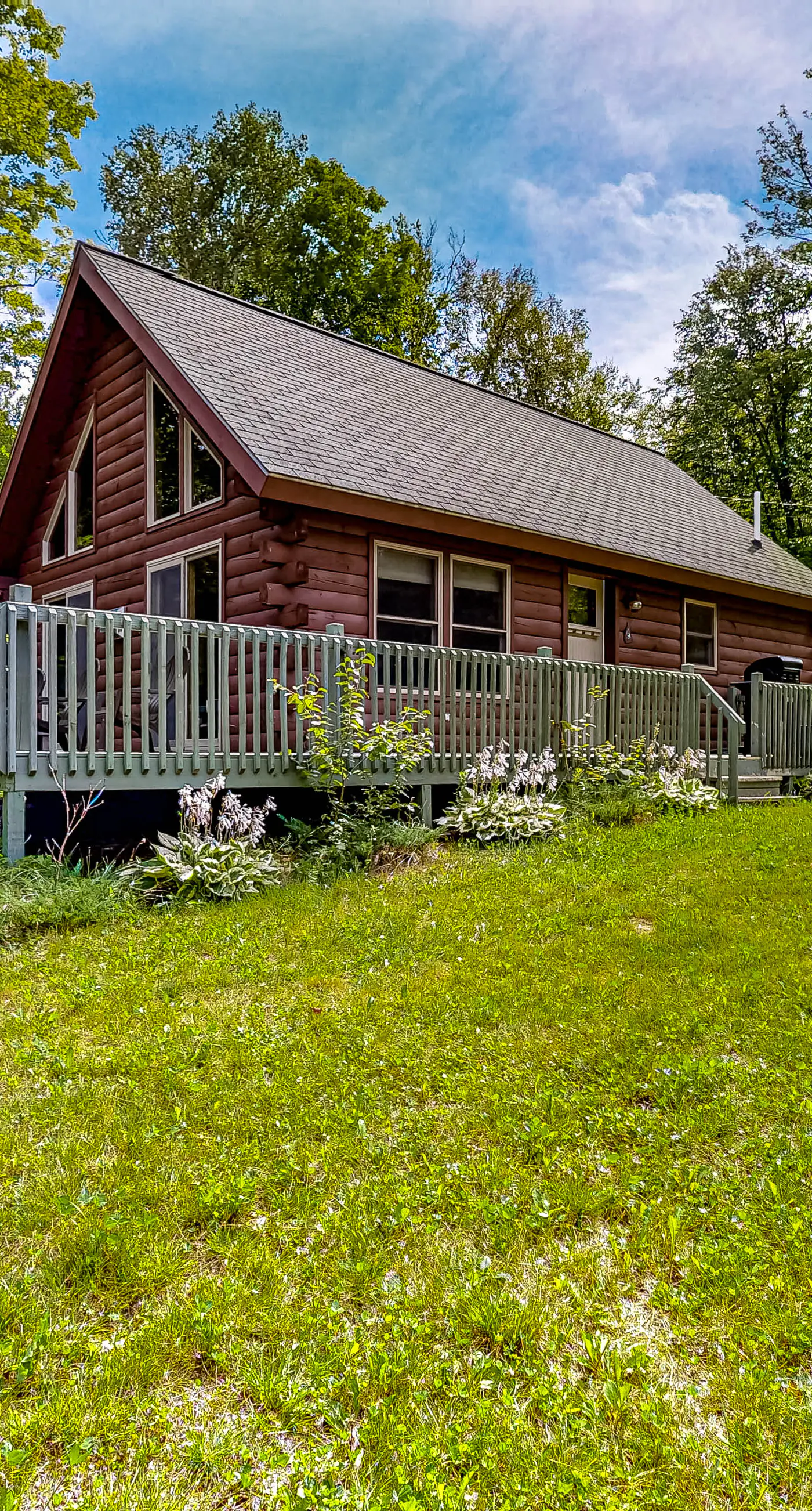 Lucky Lakefront Log Cabin