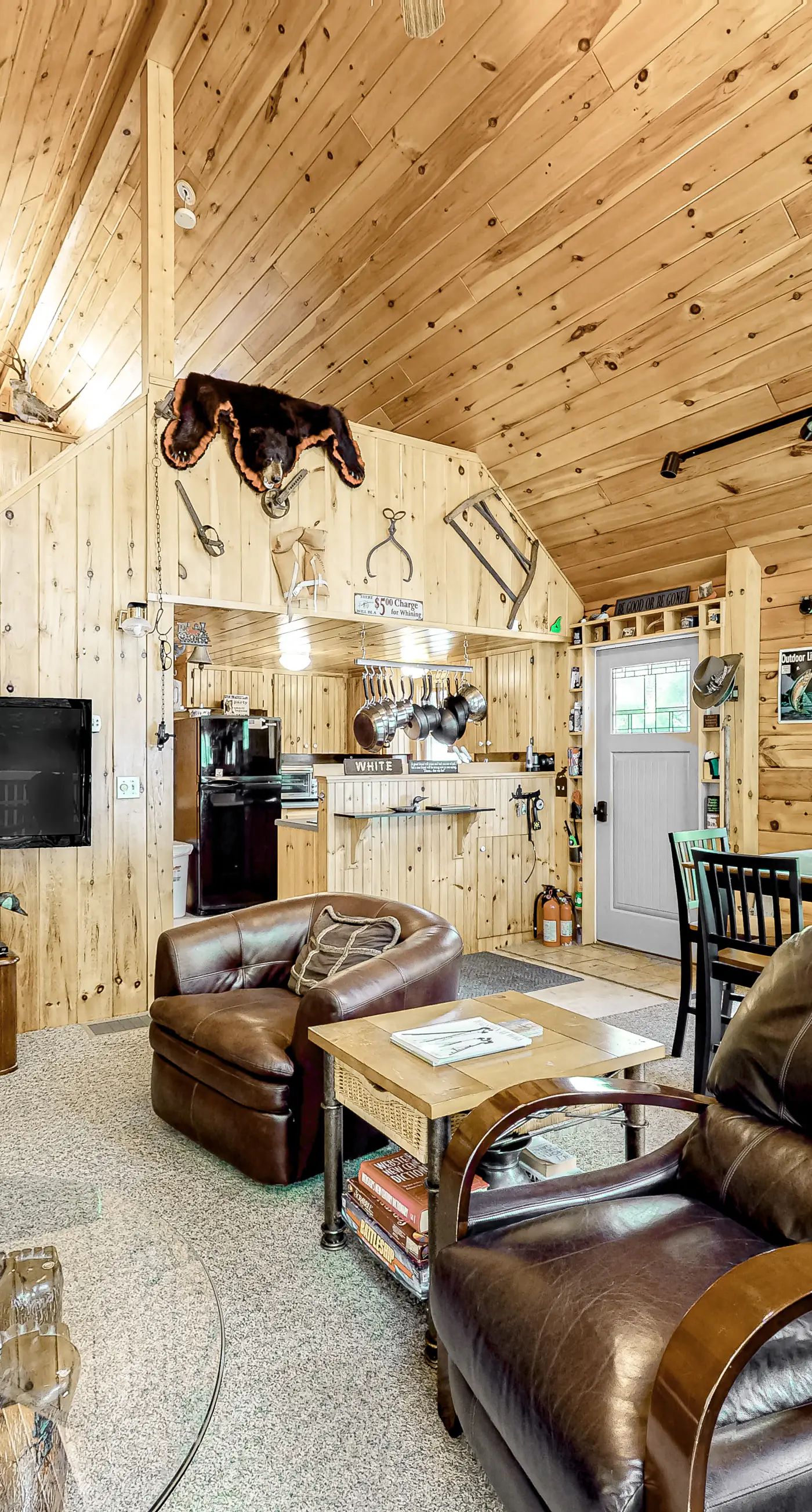 Lucky Lakefront Log Cabin