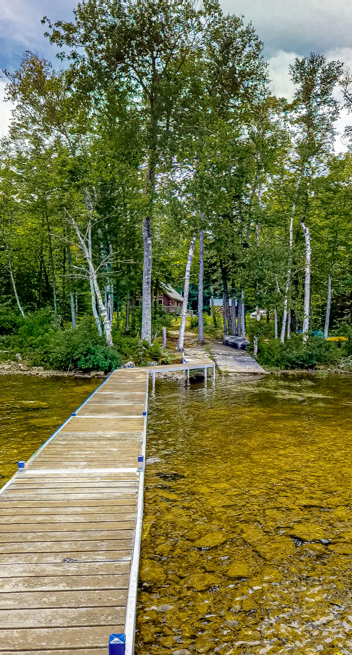 Lucky Lakefront Log Cabin