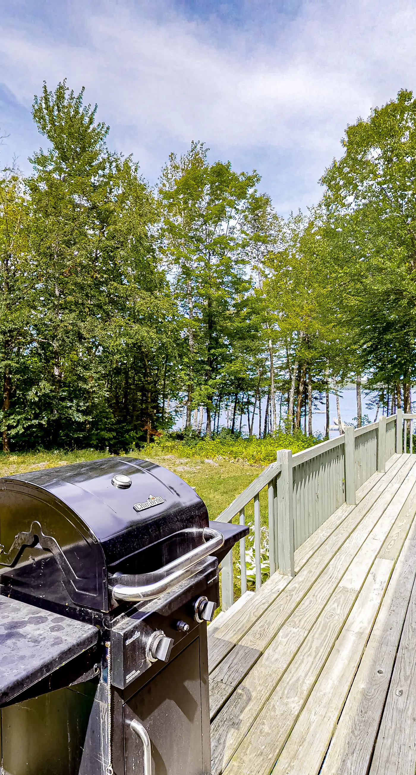 Lucky Lakefront Log Cabin