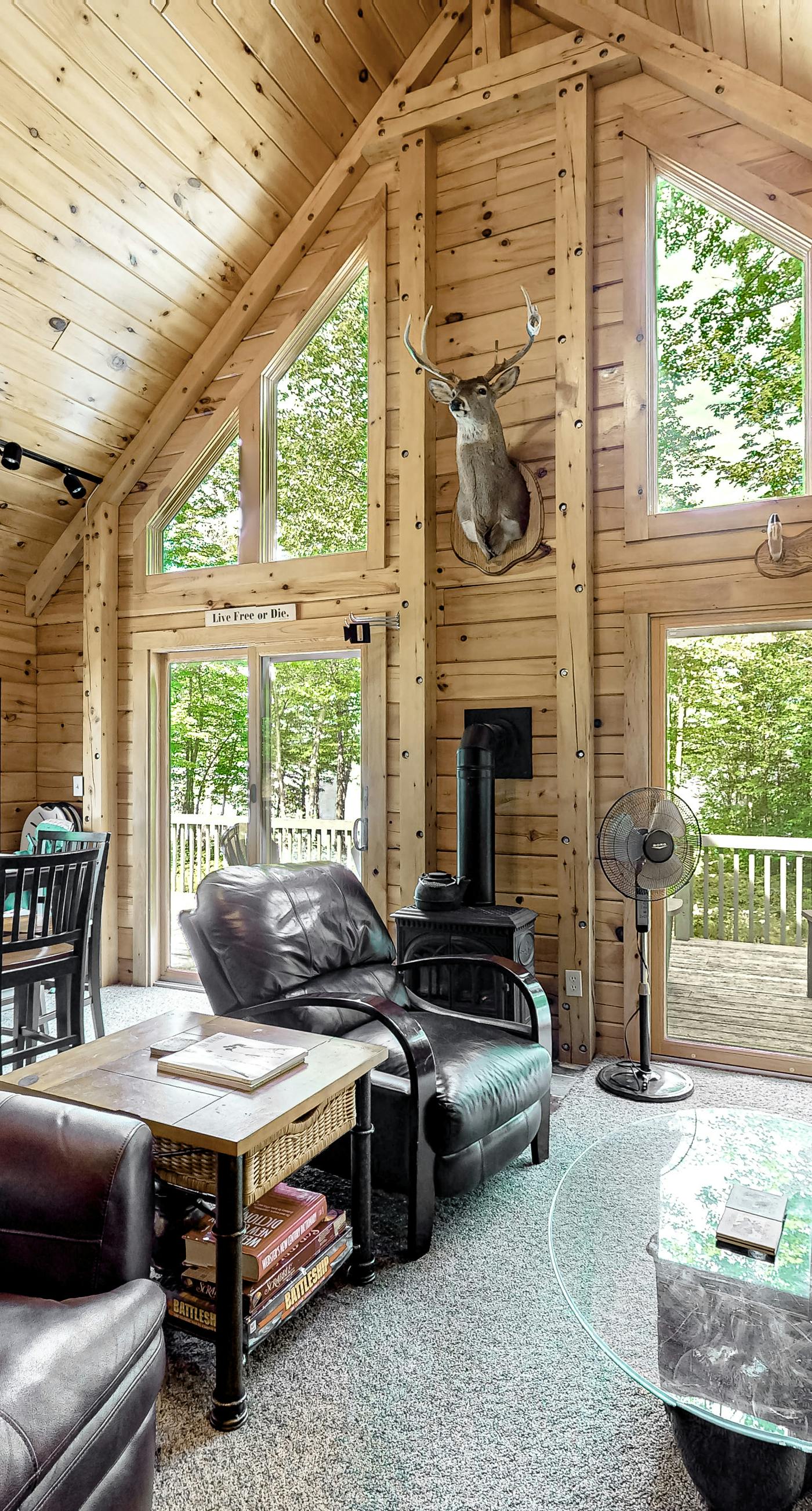 Lucky Lakefront Log Cabin