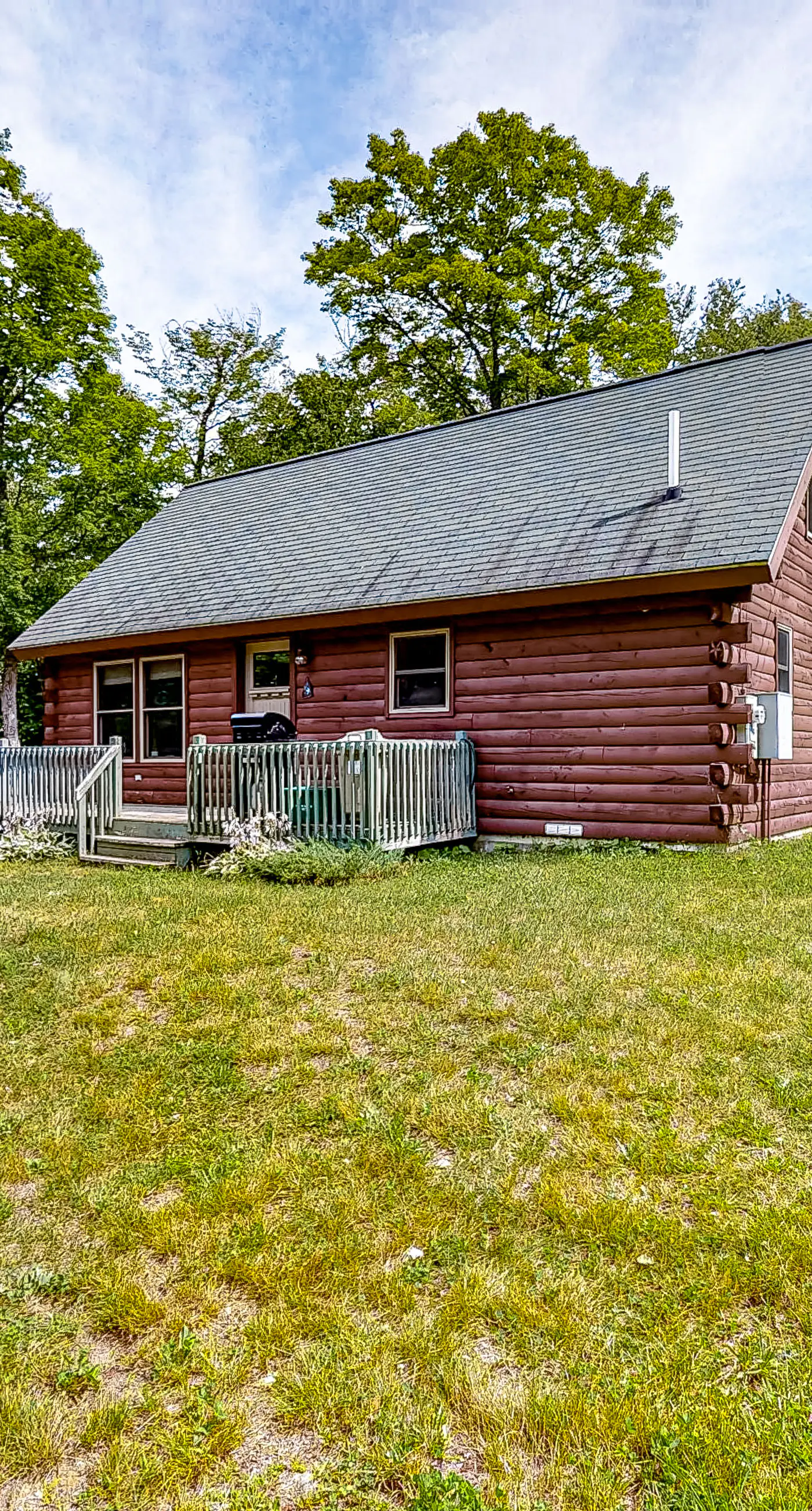Lucky Lakefront Log Cabin