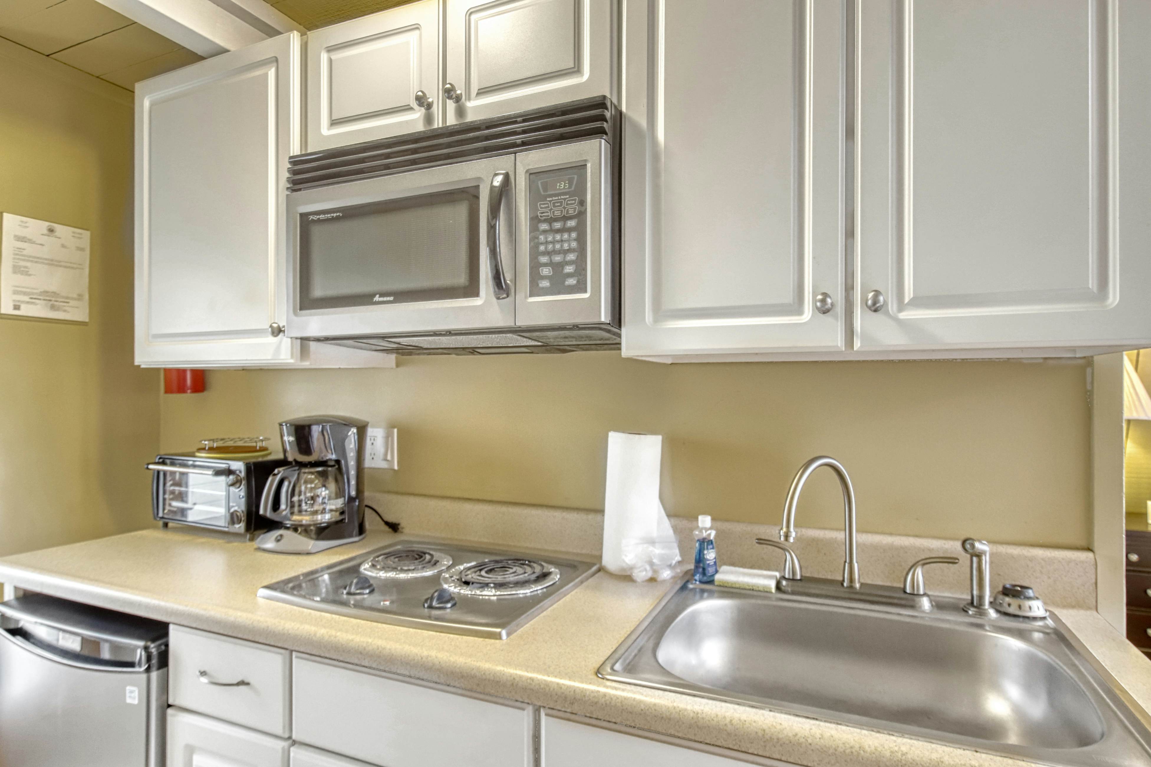 Vacasa at Hotel Molokai 201