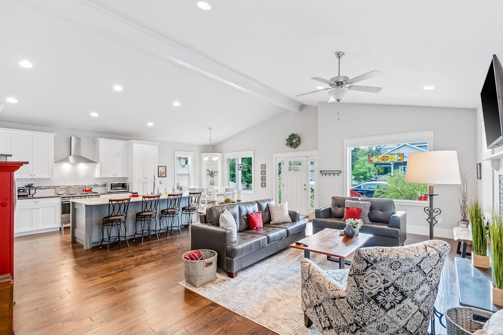 4BR Coeur d'Alene Home, Firepit & Walk to Lake 3