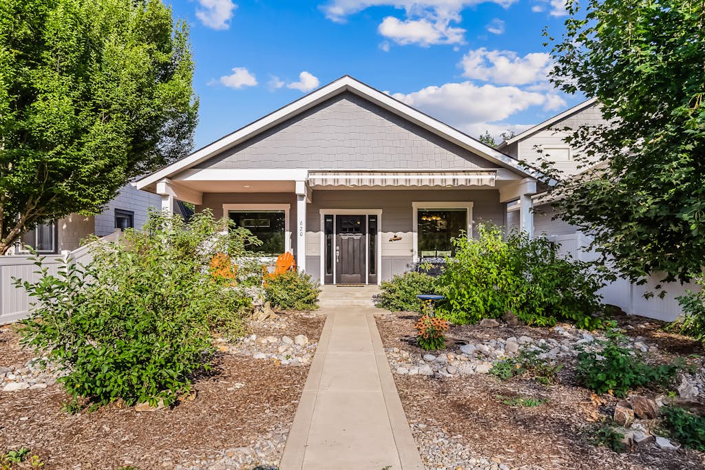 4BR Coeur d'Alene Home, Firepit & Walk to Lake