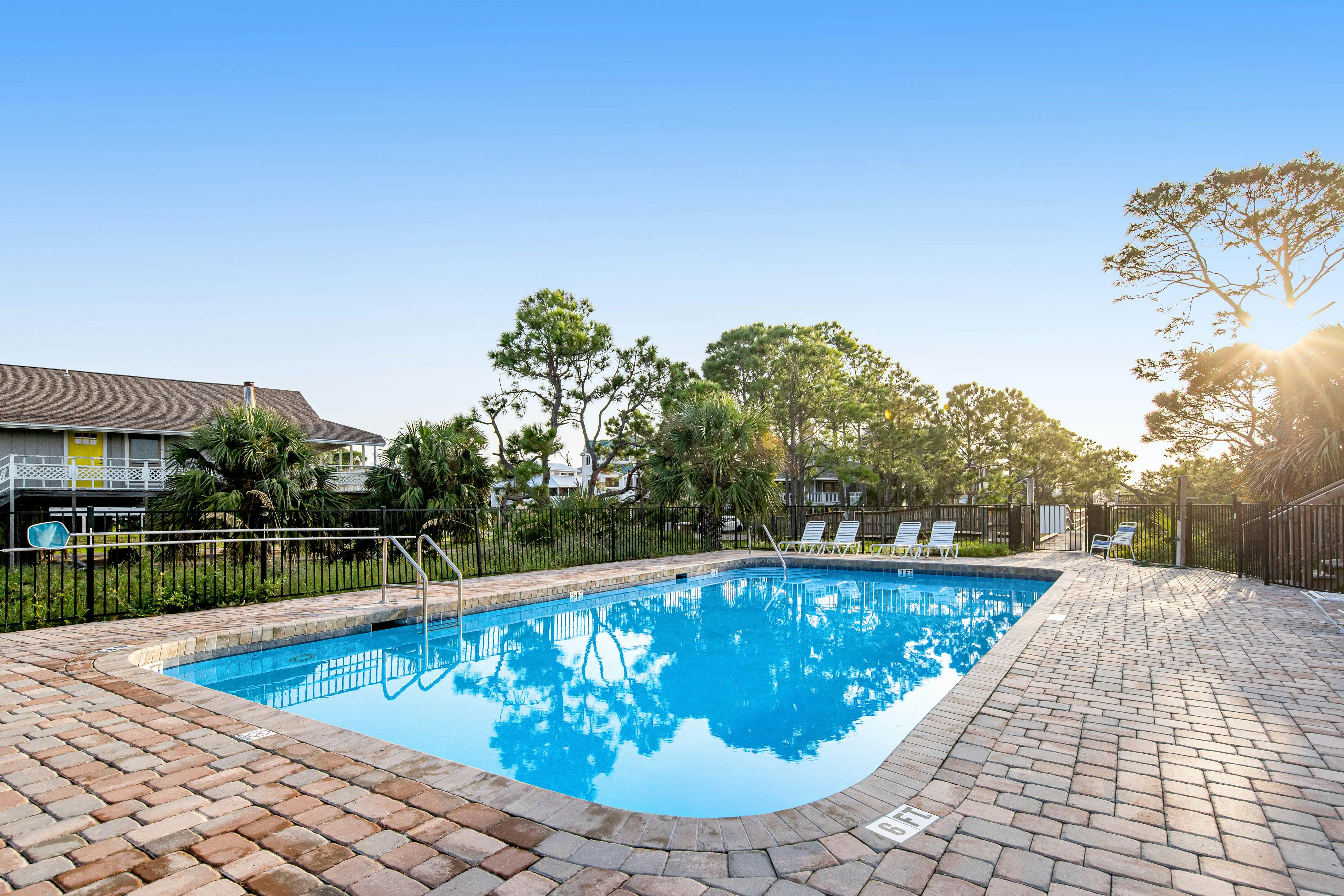 Pelican Kiss Beach Cottage