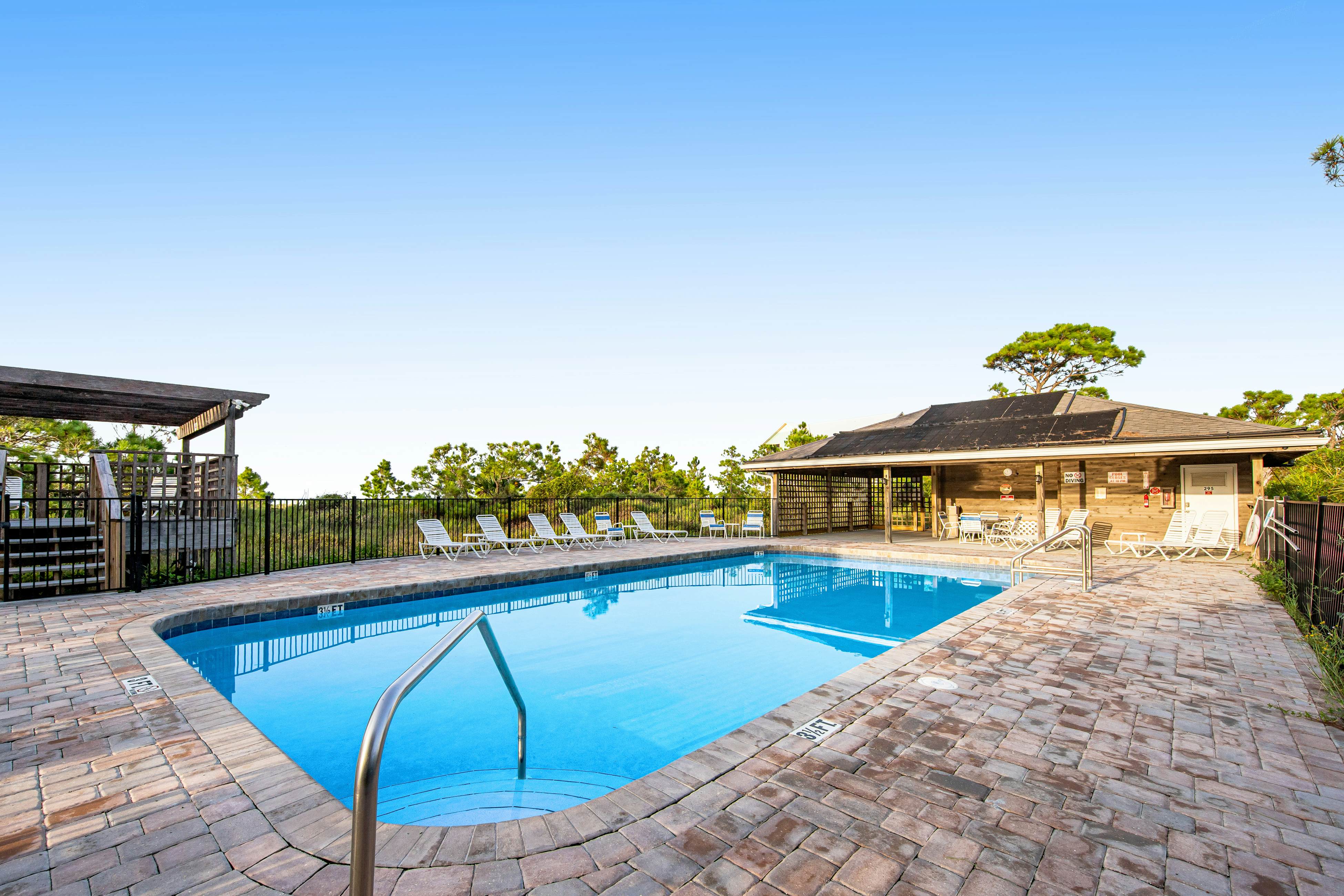 Pelican Kiss Beach Cottage