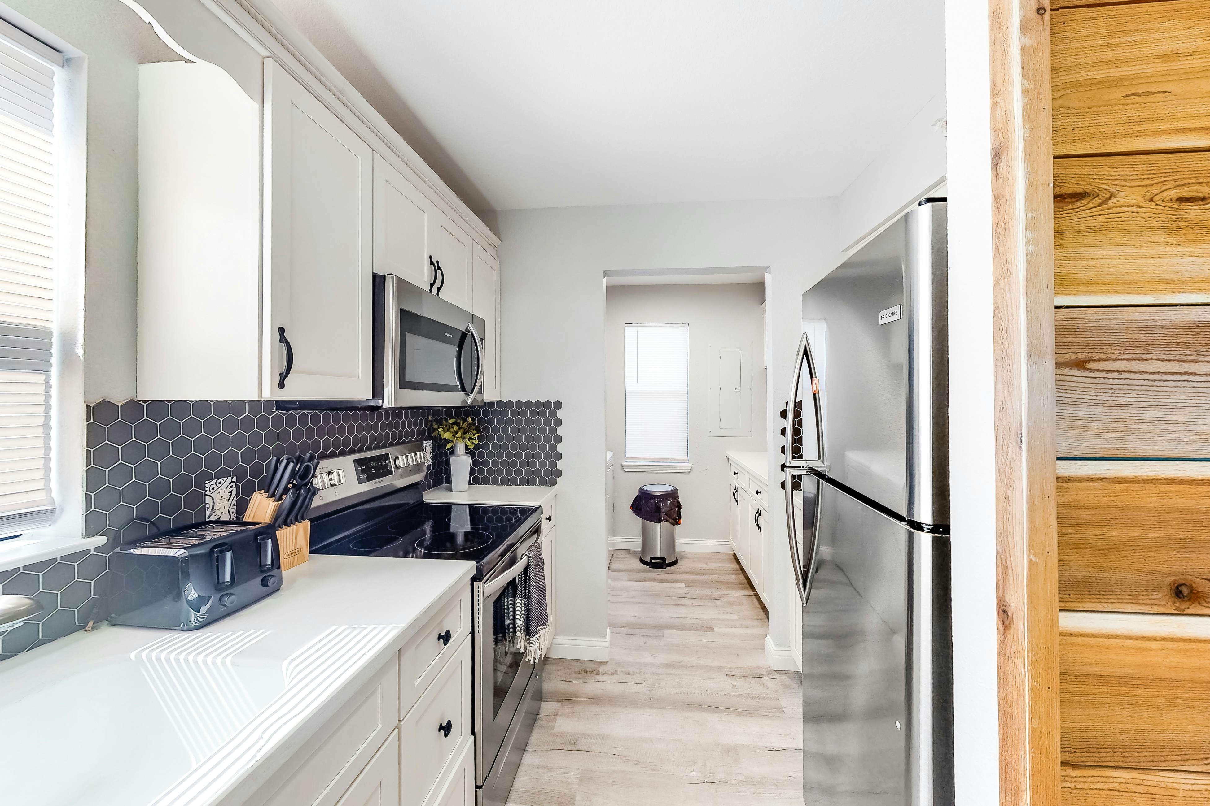 Pointe Royale: Lofty Retreat at The Chic Chalet - Golf & Amenities Galore!