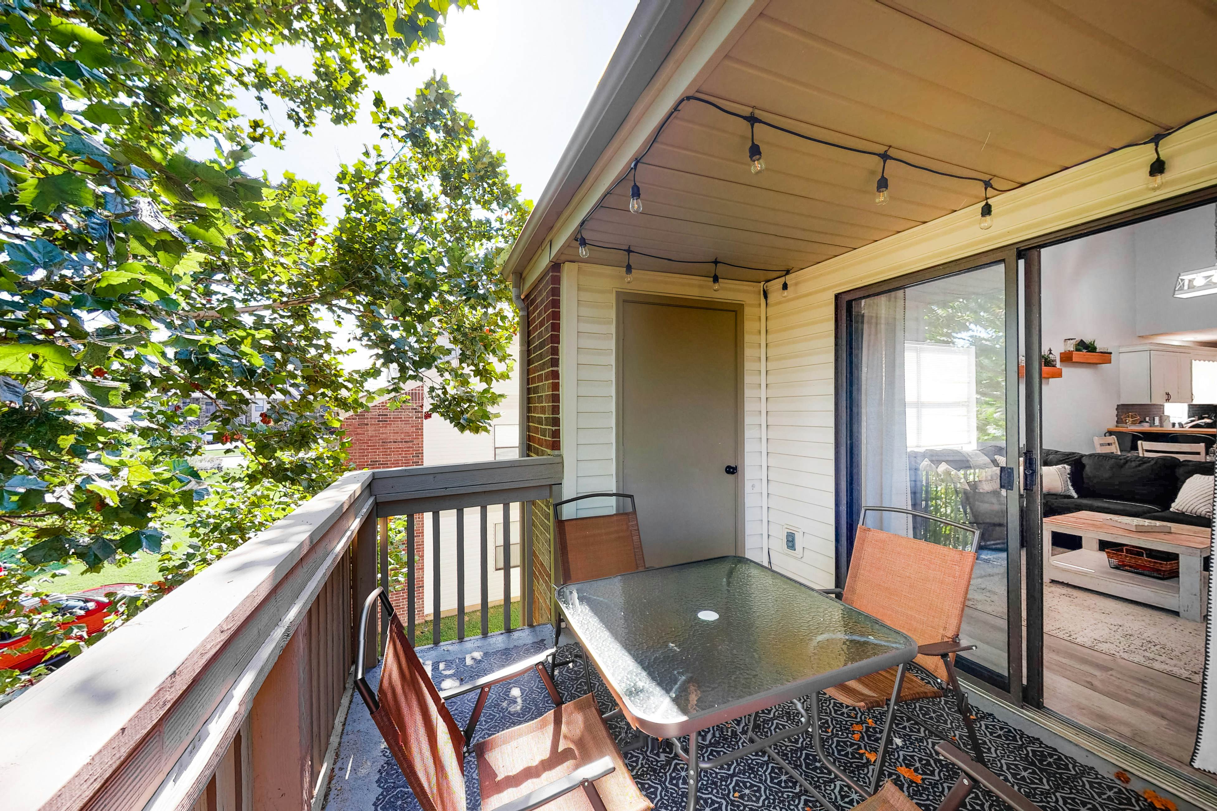 Pointe Royale: Lofty Retreat at The Chic Chalet - Golf & Amenities Galore!