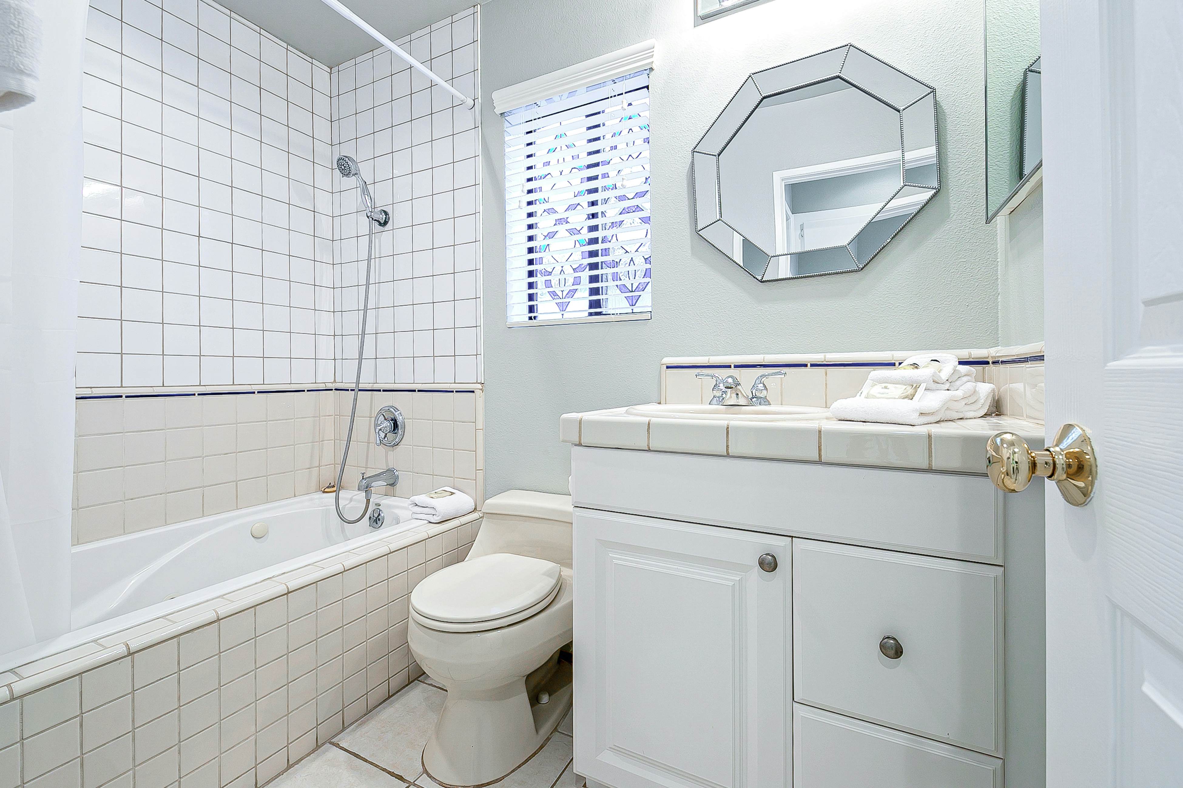 Perfect Newport Beach Location With Spa I