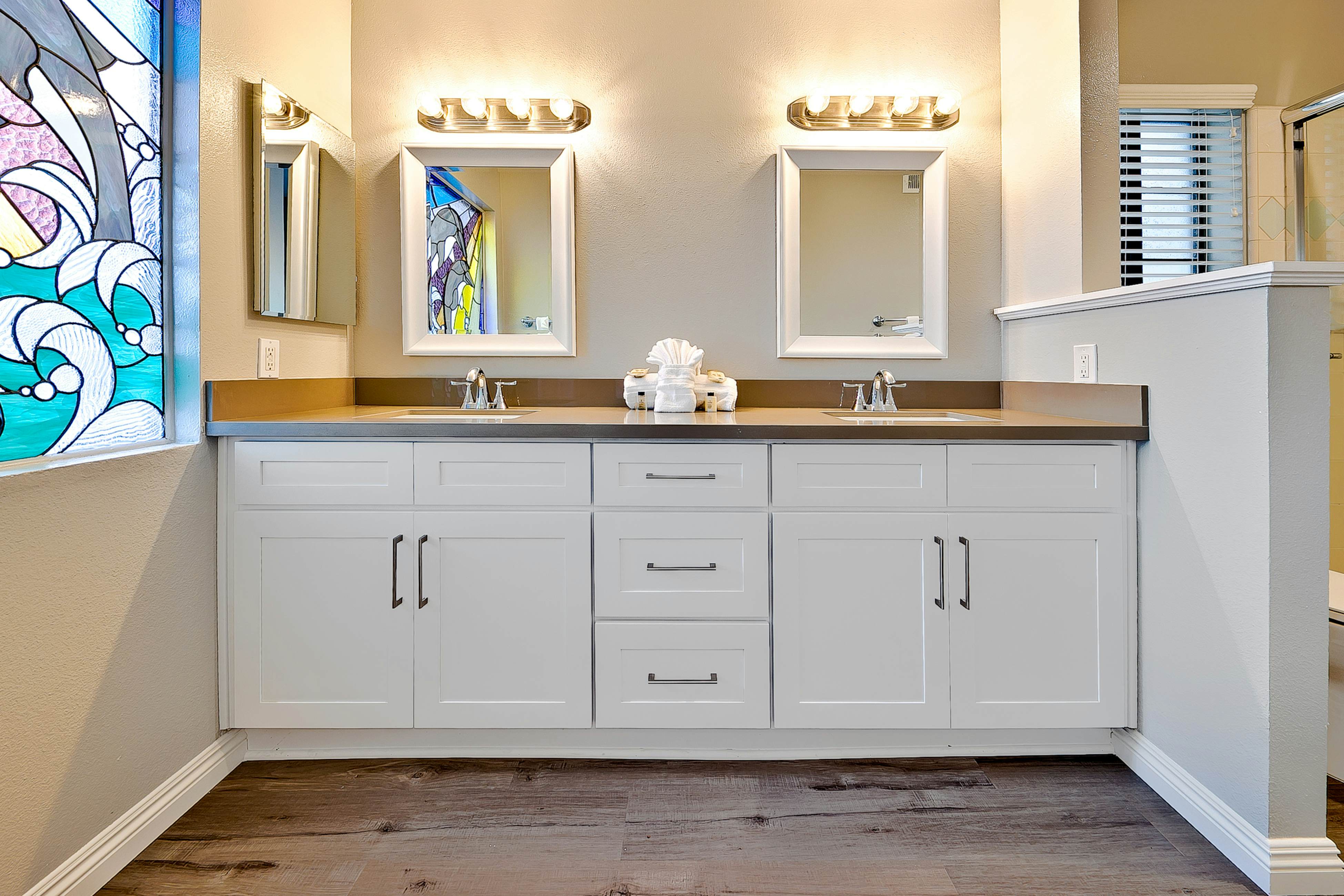 Perfect Newport Beach Location With Balcony Spa II