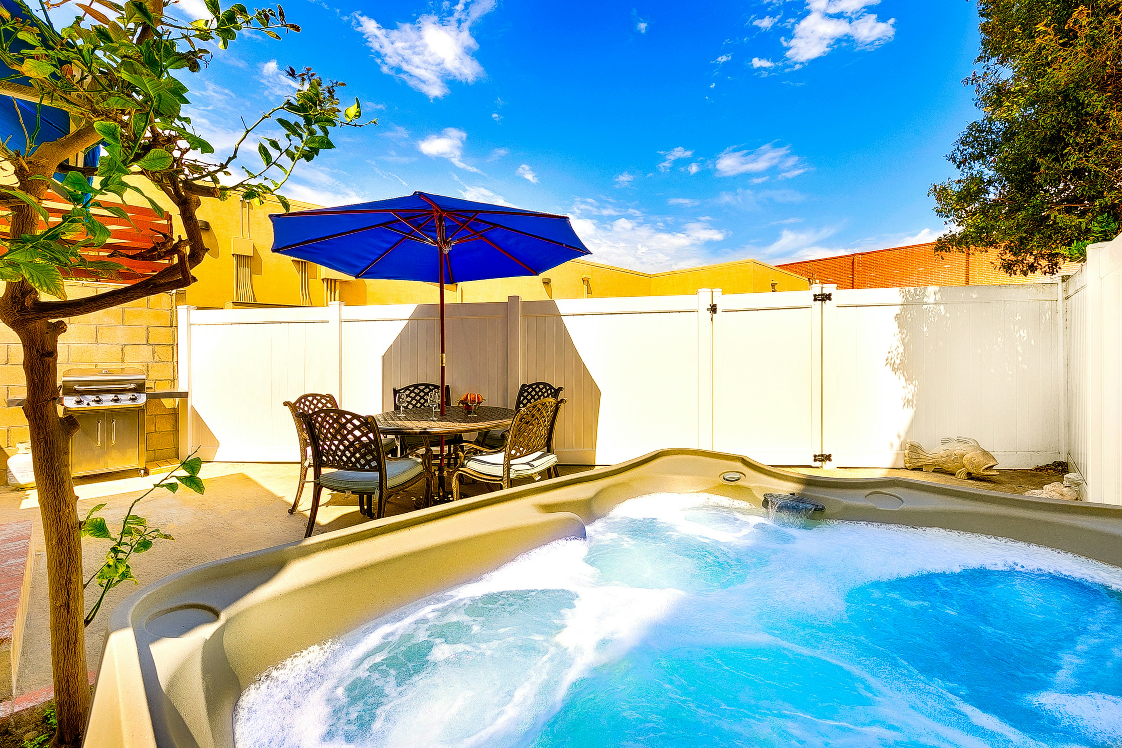 Perfect Newport Beach Location With Spa I