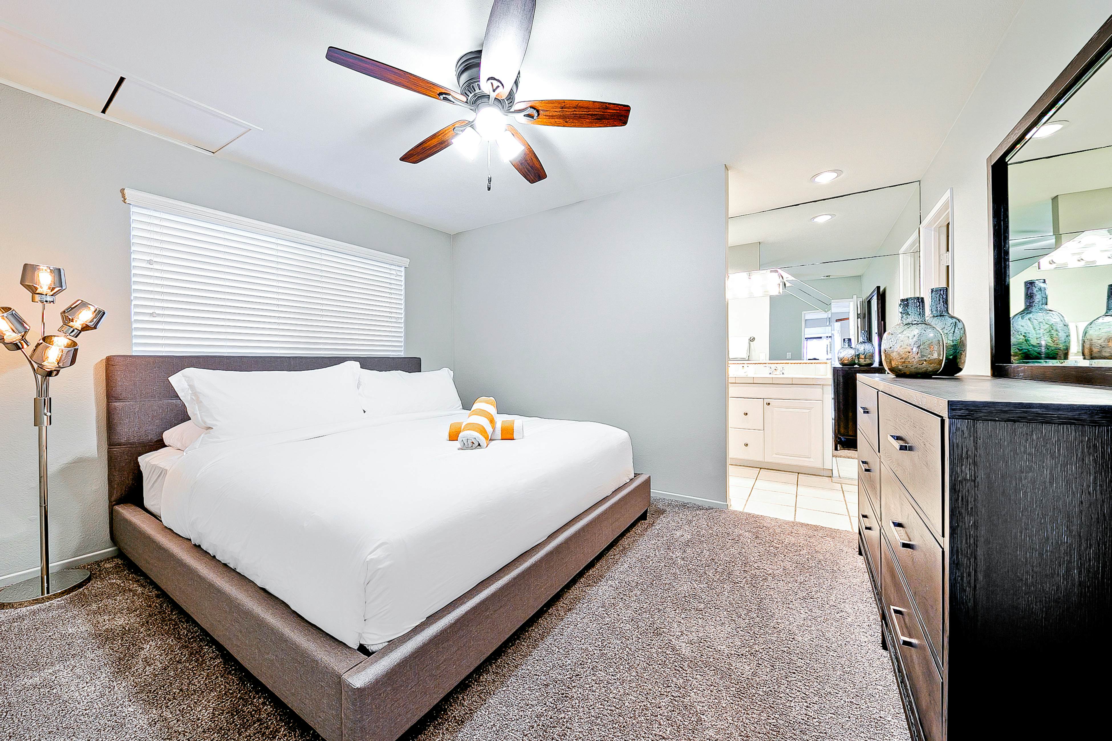 Perfect Newport Beach Location With Spa I