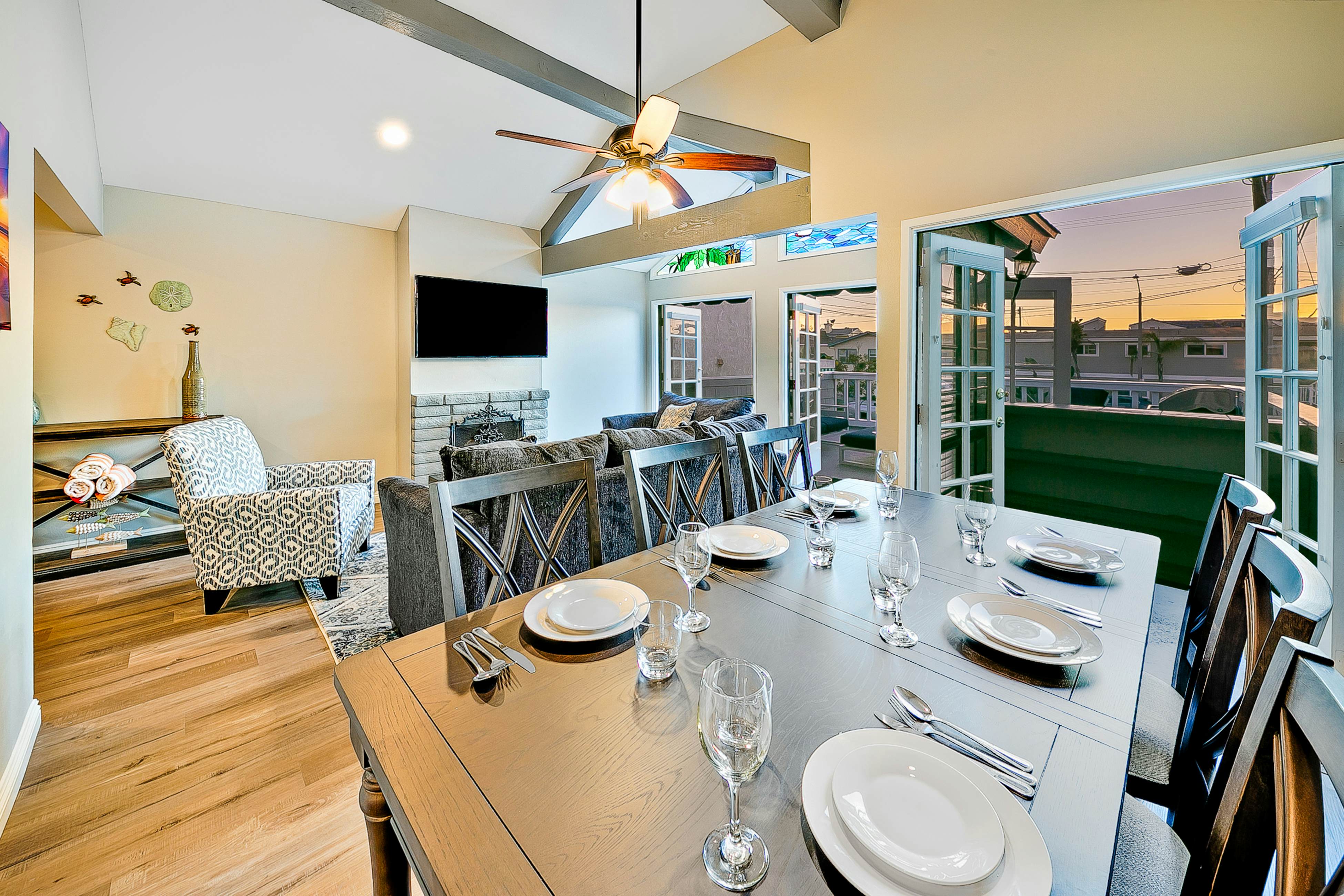 Perfect Newport Beach Location With Balcony Spa II