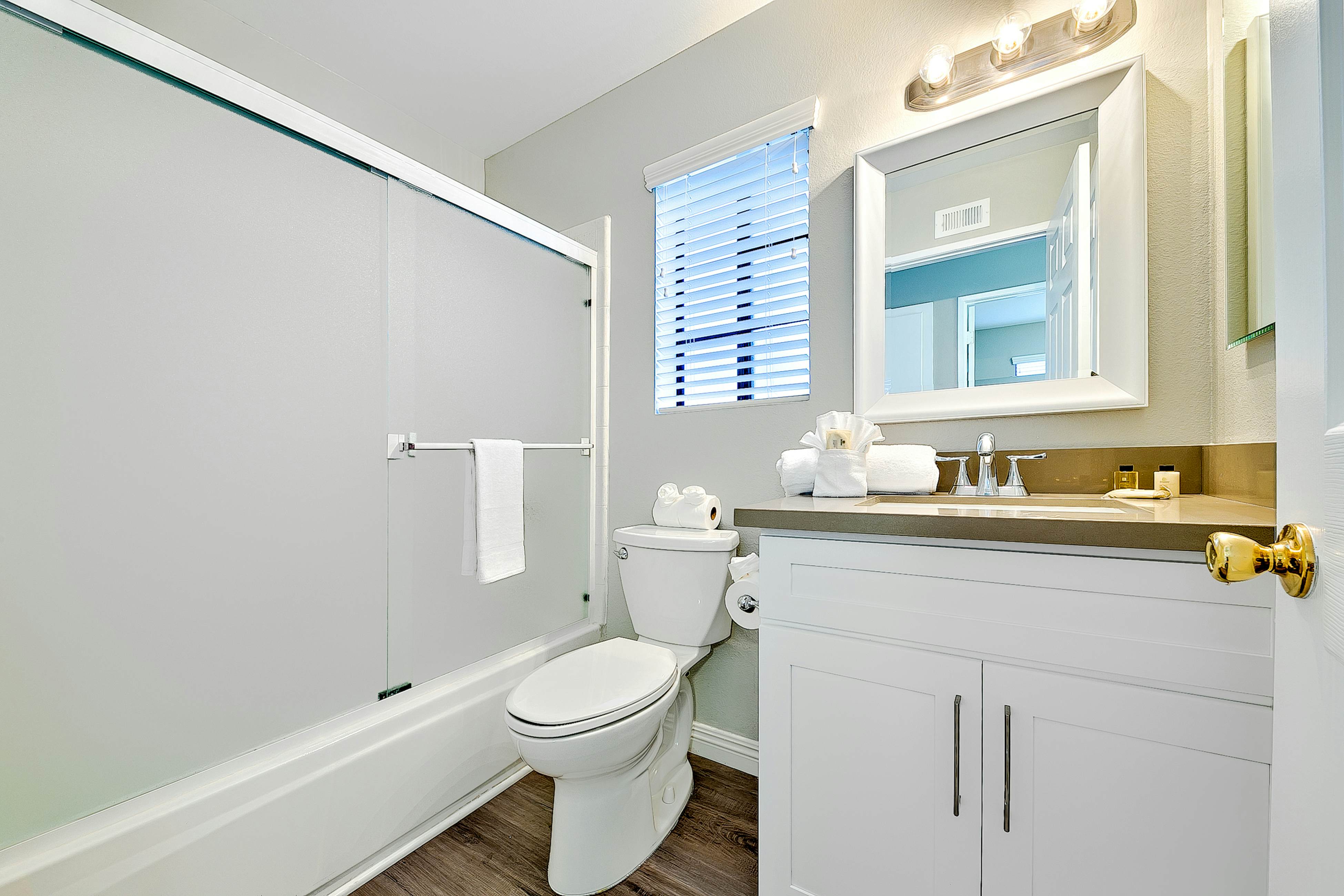 Perfect Newport Beach Location With Balcony Spa II