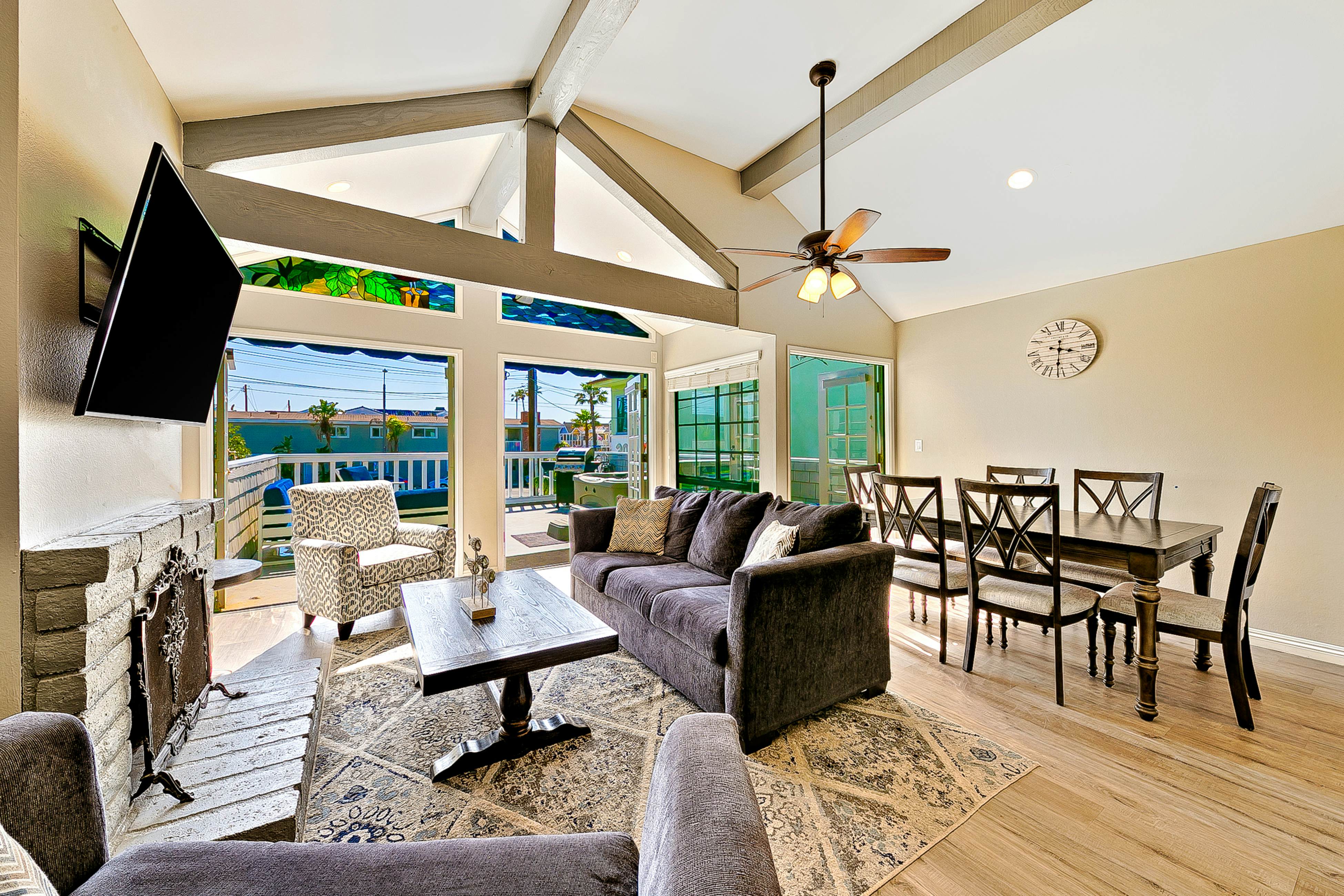 Perfect Newport Beach Location With Balcony Spa II