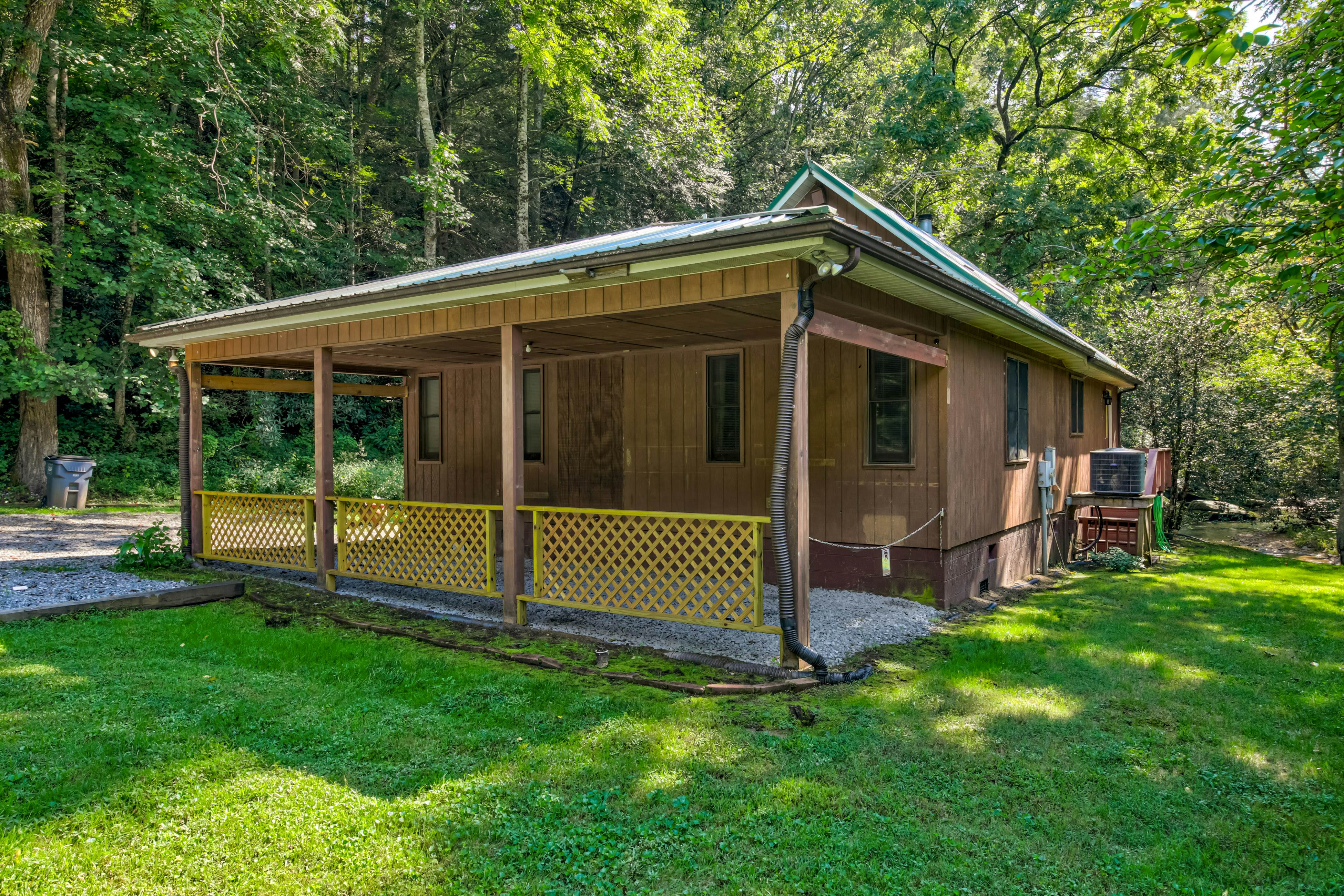 Creekside Retreat 2 BD GA Vacation Rental Vacasa