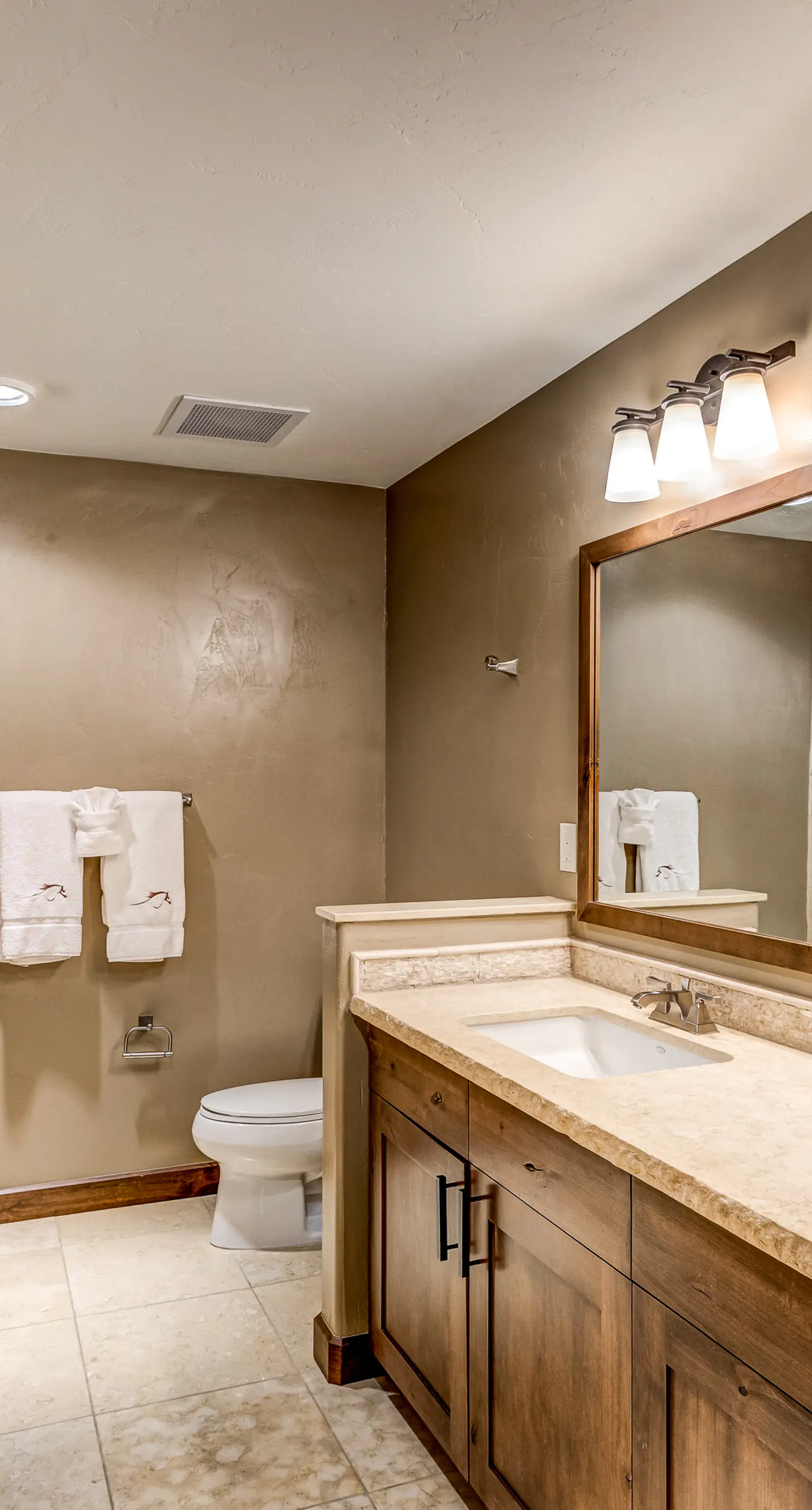 Trailhead Lodge 2105