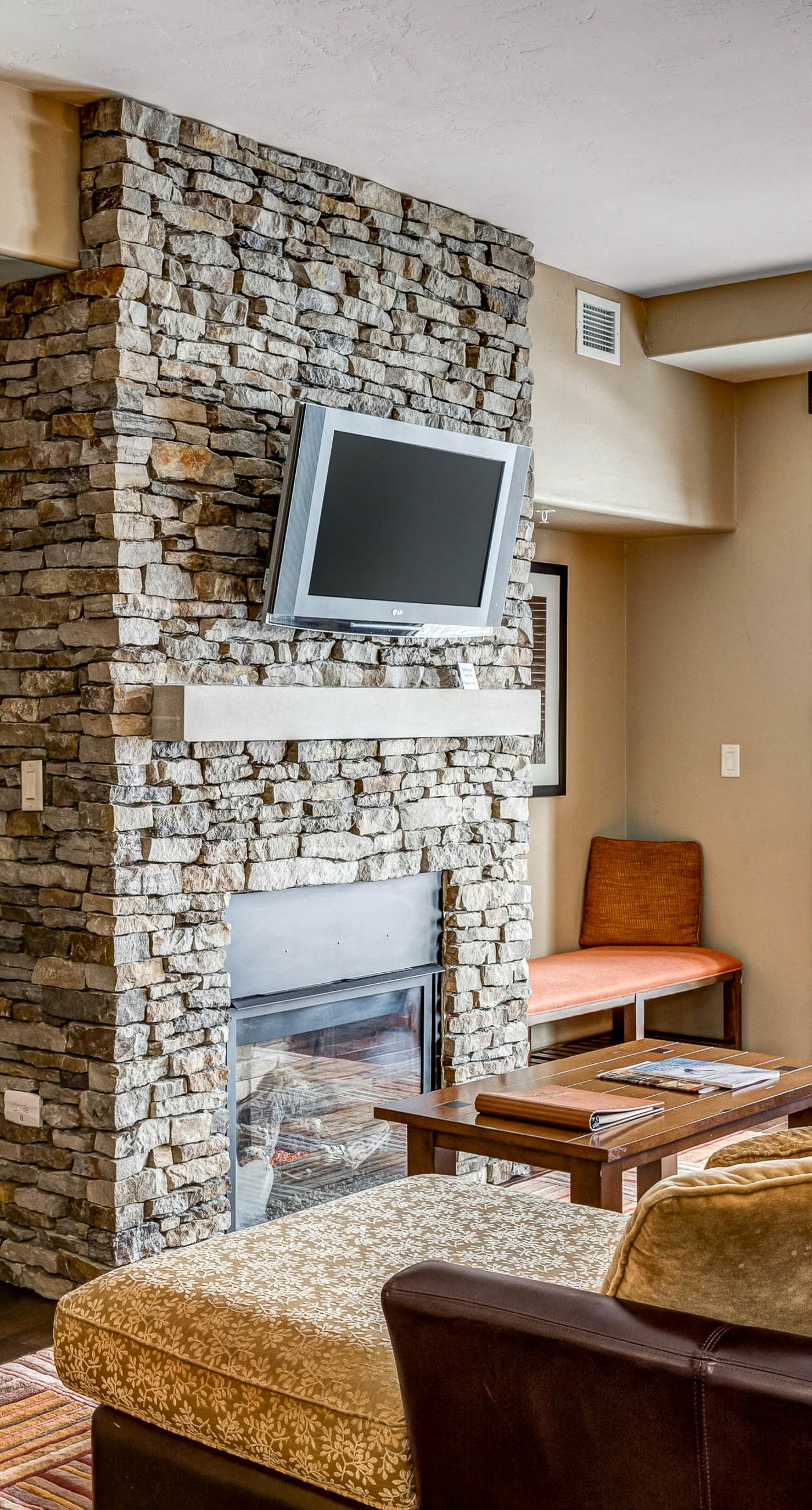 Trailhead Lodge 2105