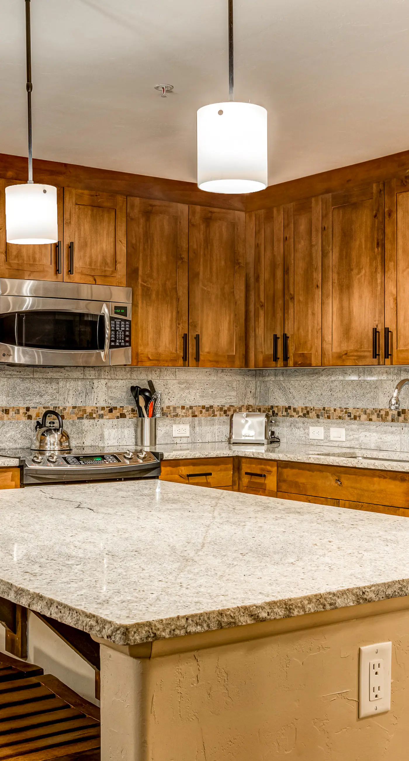 Trailhead Lodge 2105