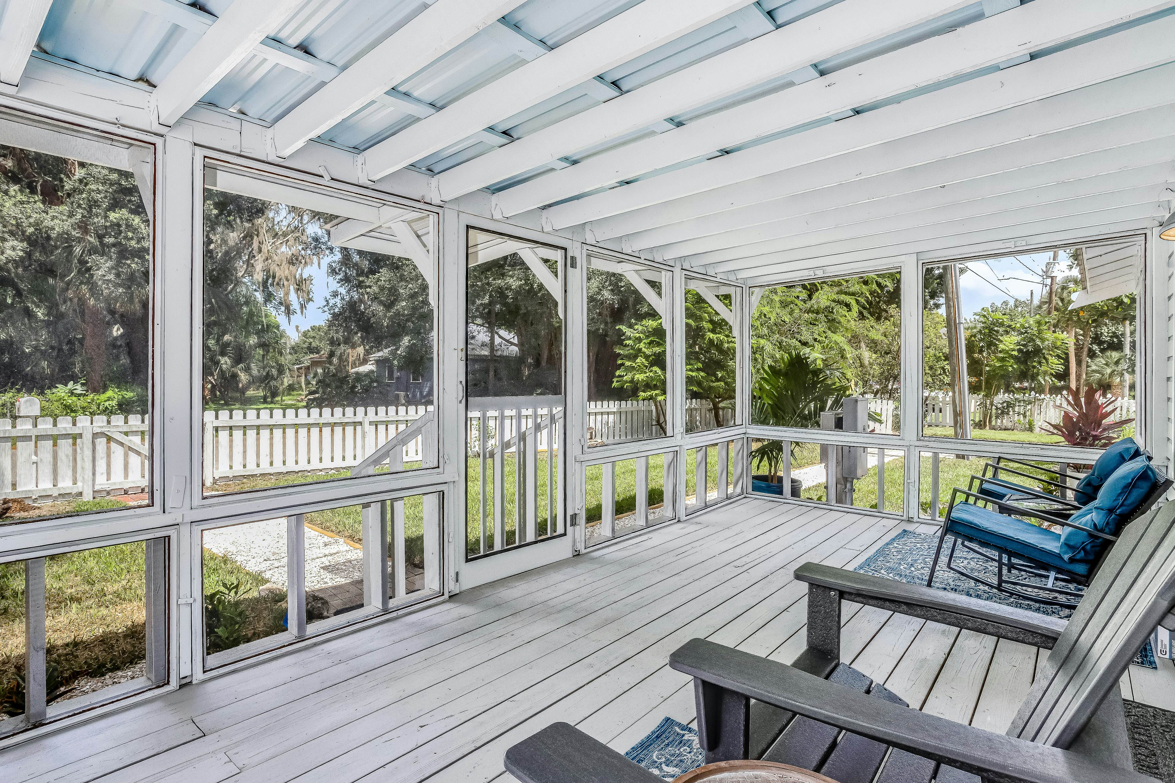 The Tucker House - Historical Bonita Cottage