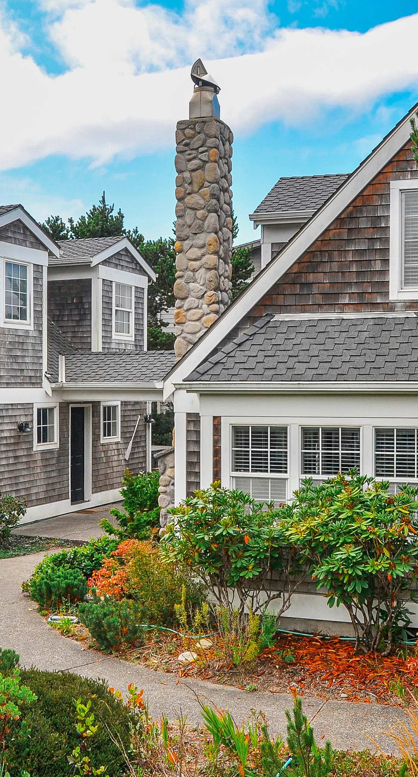 Nedonna Beach House 4 BD Rockaway Beach, OR Vacation Rental Vacasa