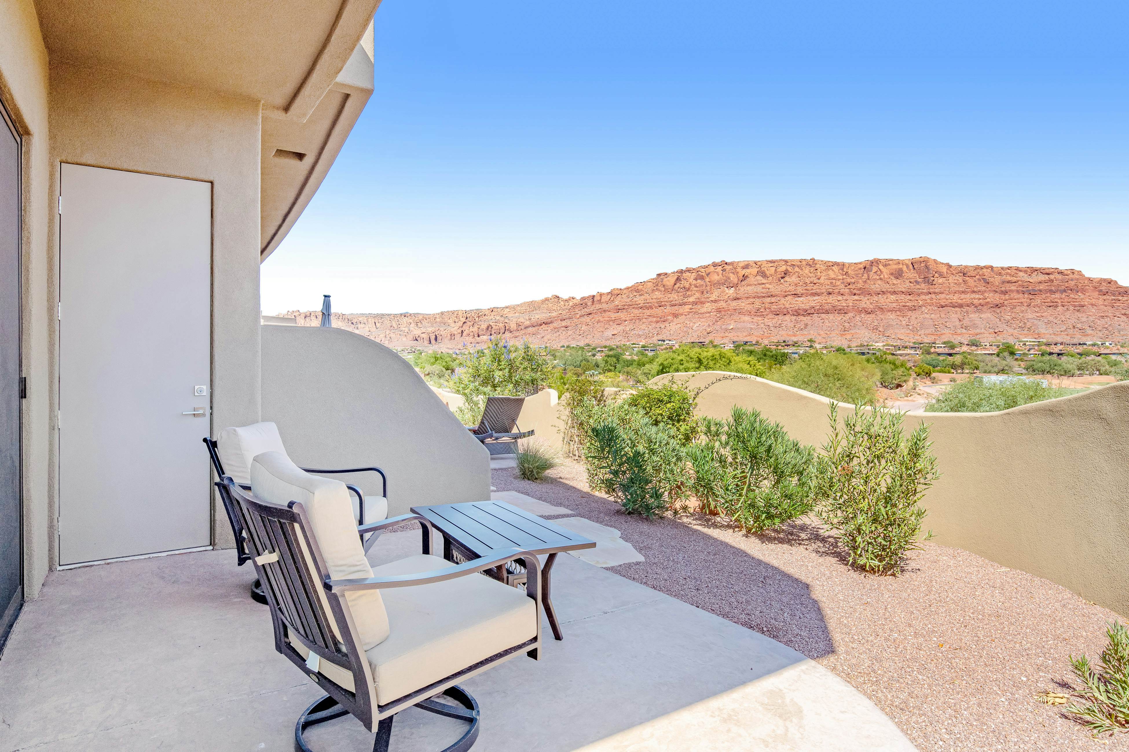 Red Rock Escape with Suite