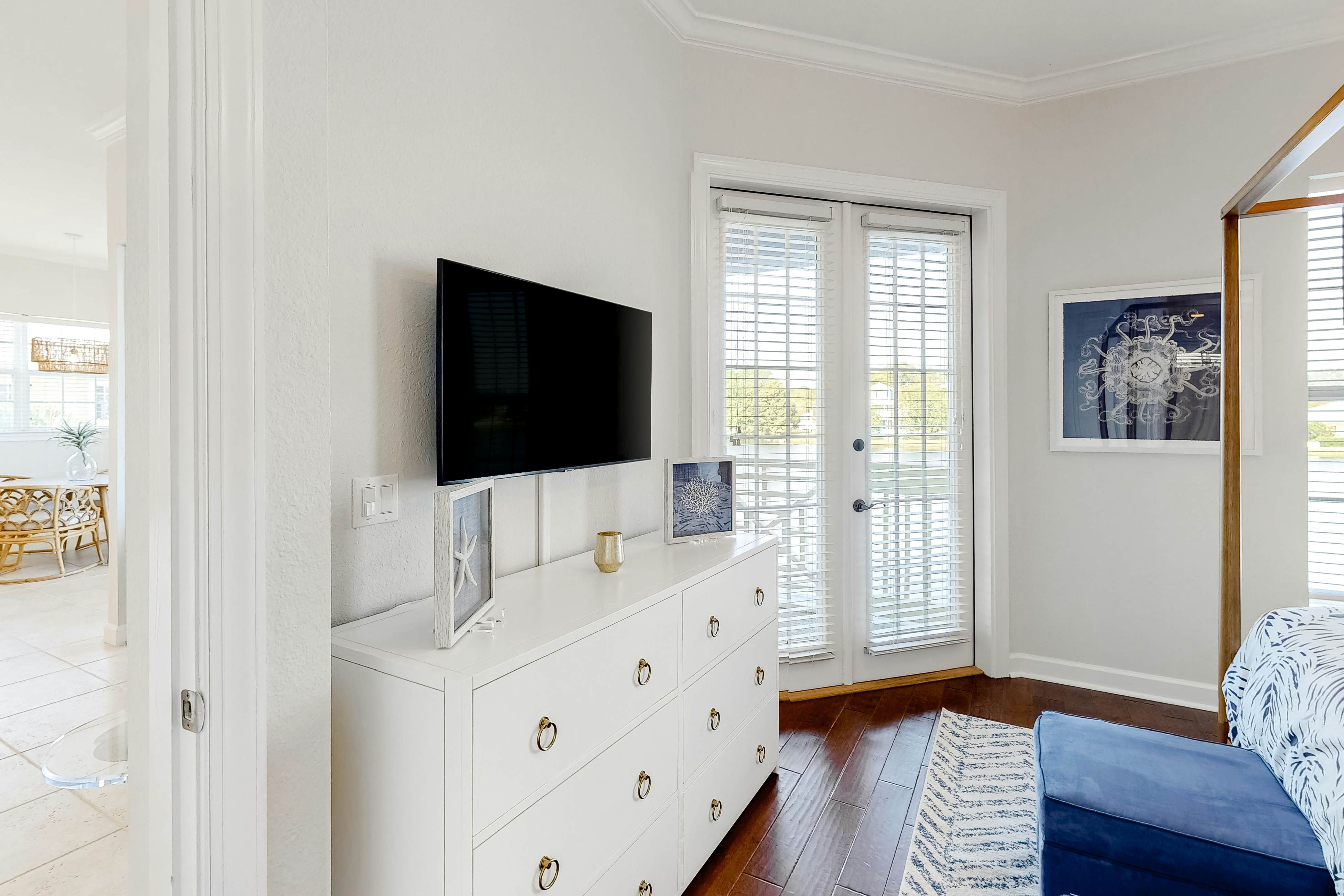 Crystal Cove #301 Wine Down