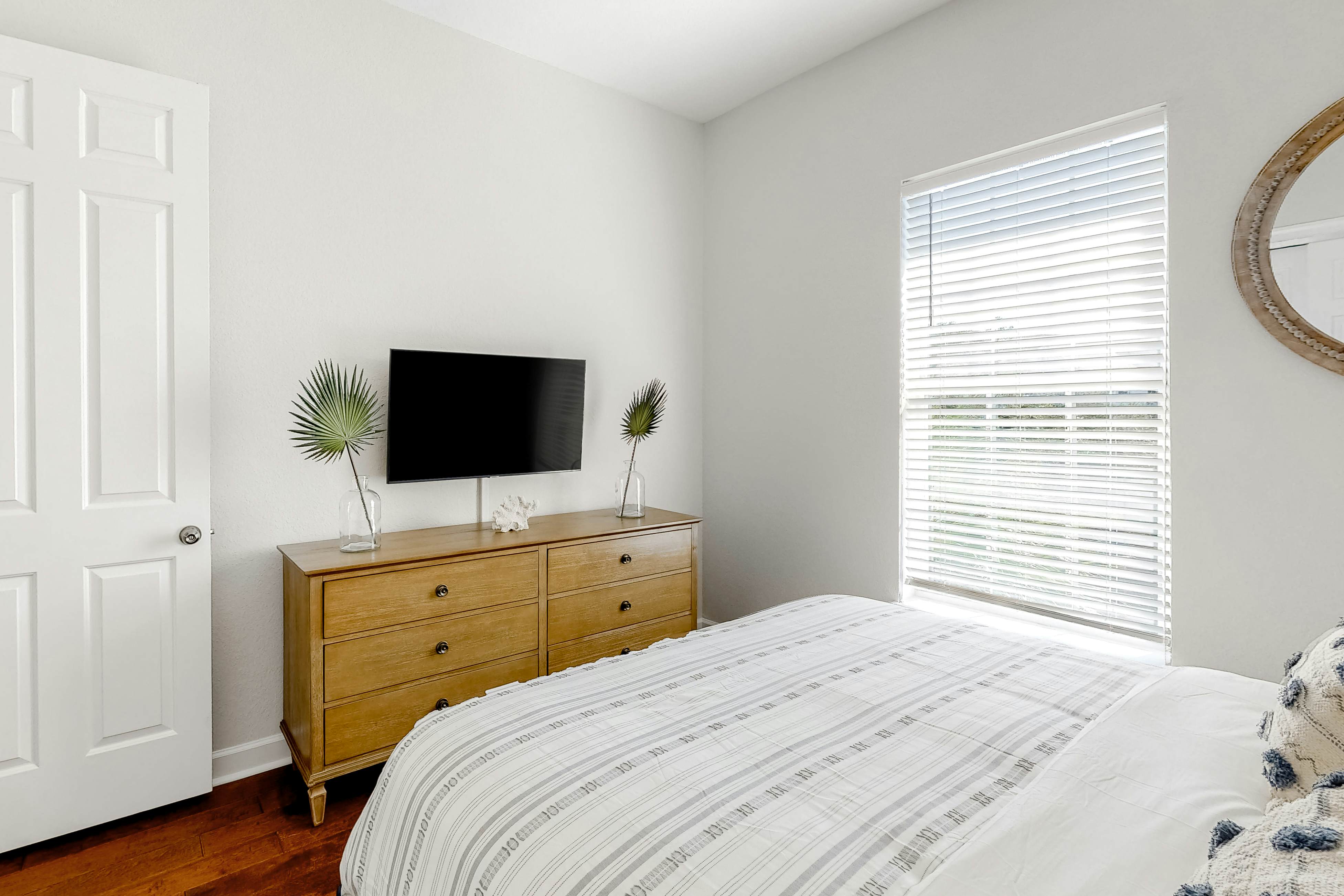 Crystal Cove #301 Wine Down